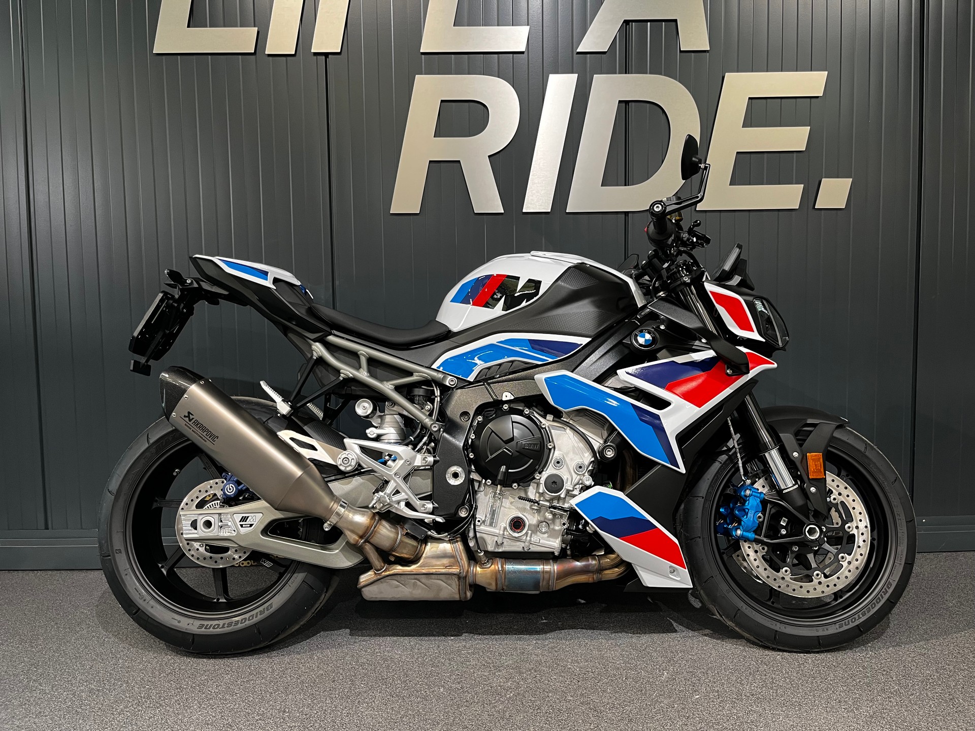 BMW M 1000 R