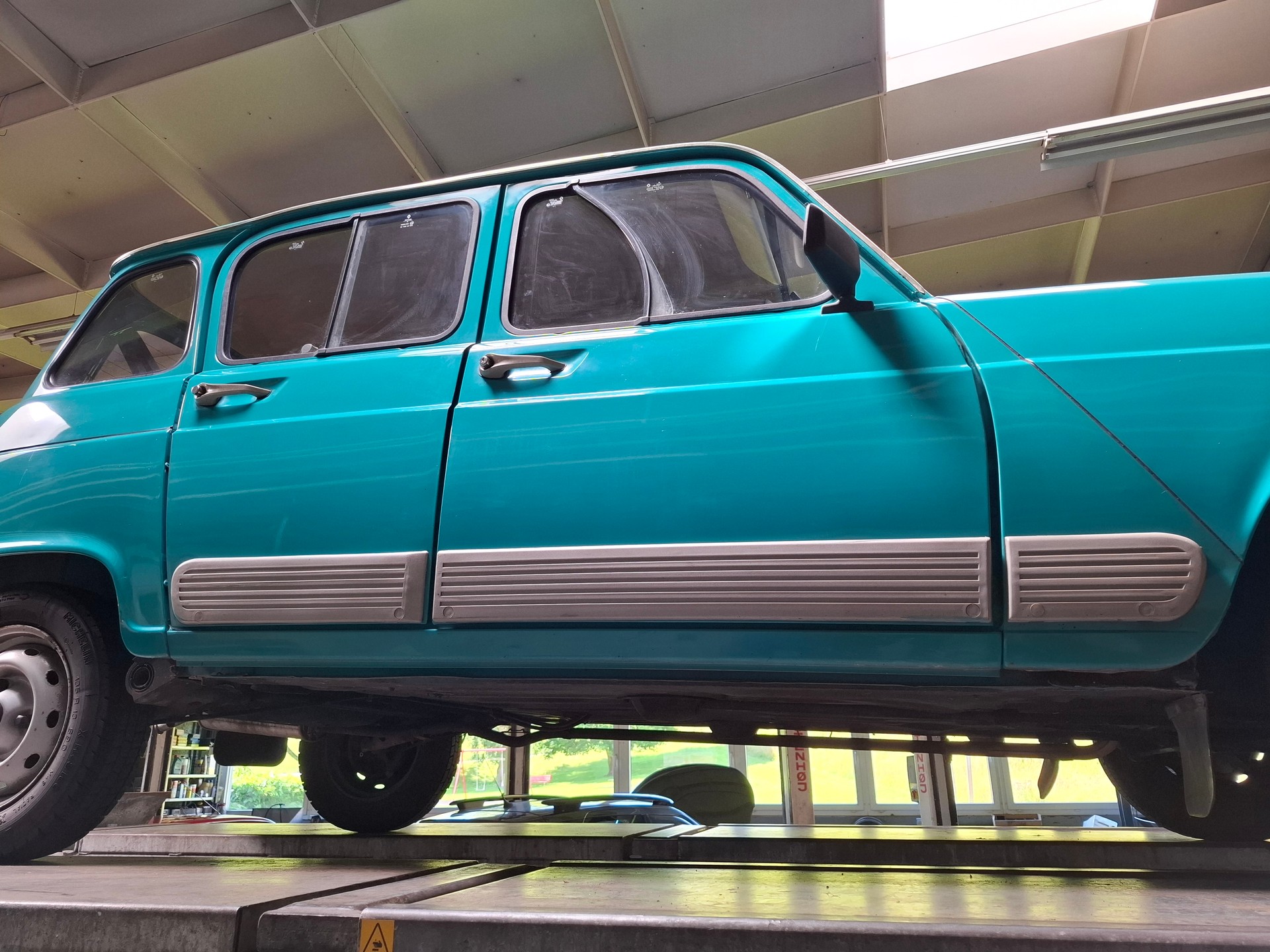 RENAULT R4 1100 GTL-image-14