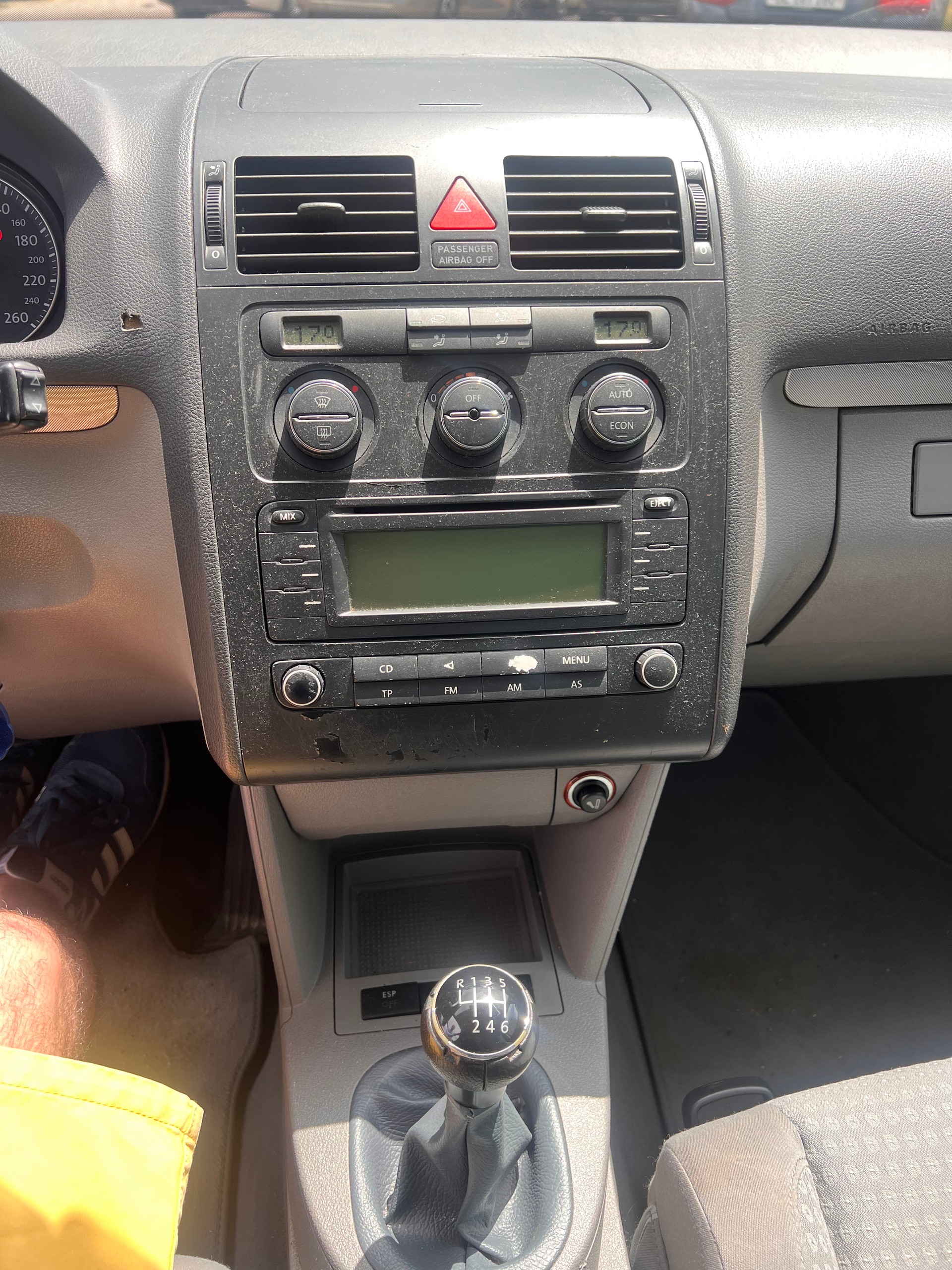 VW Touran 2.0 TDI Trendline-image-8