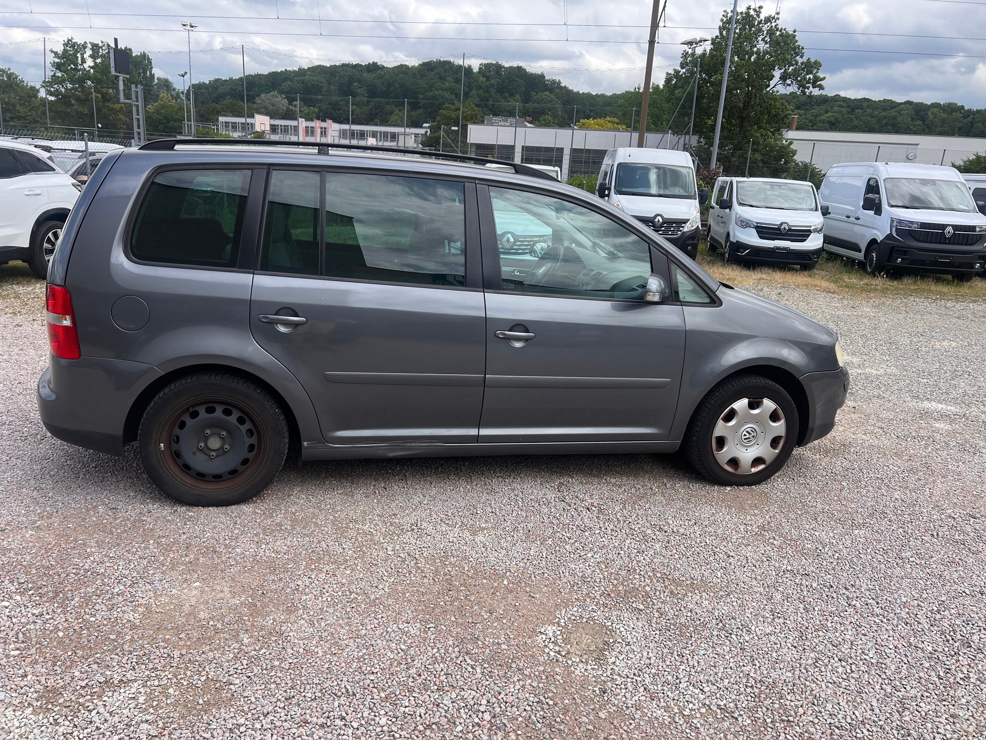 VW Touran 2.0 TDI Trendline-image-6