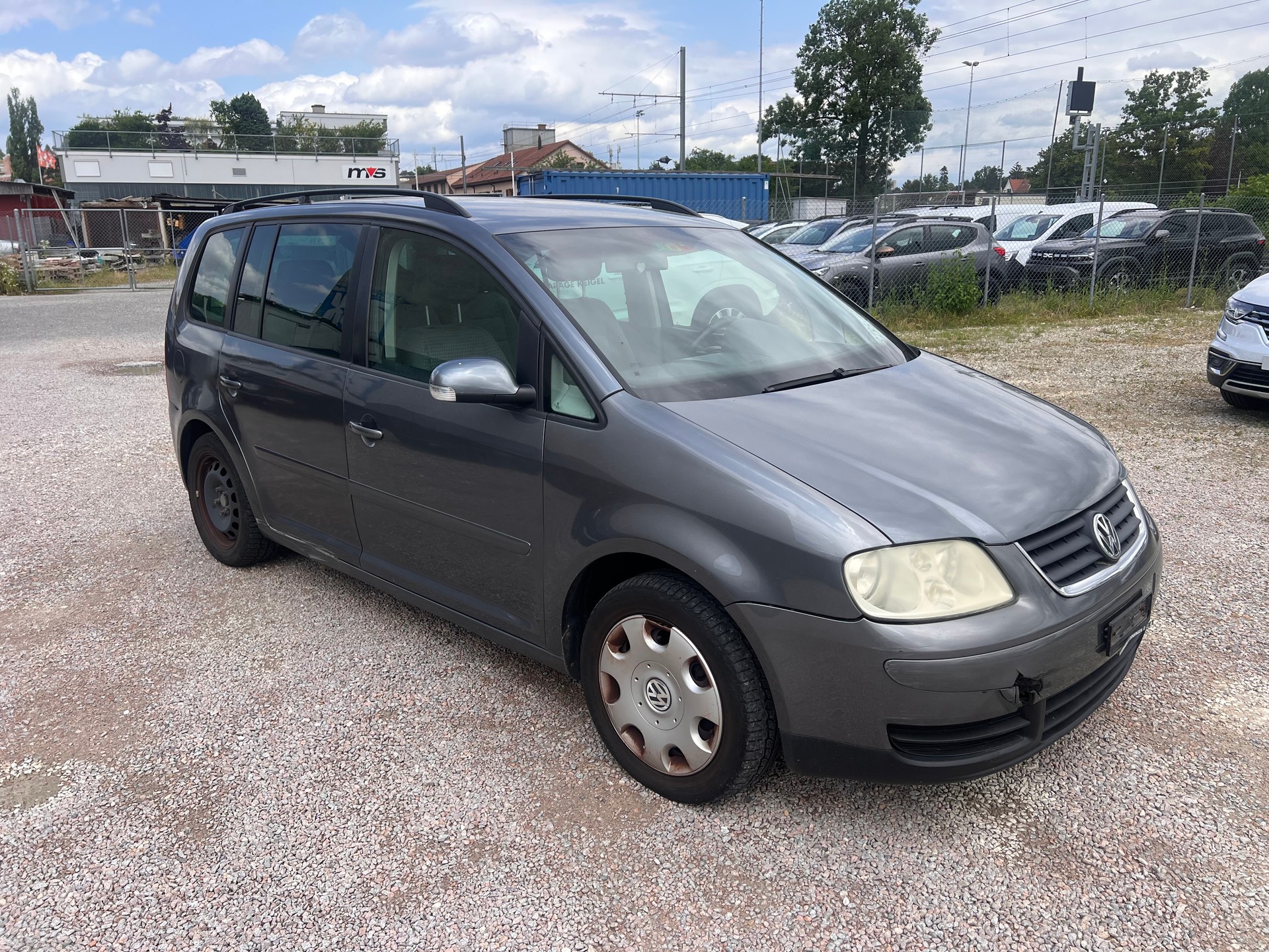 VW Touran 2.0 TDI Trendline-image-2