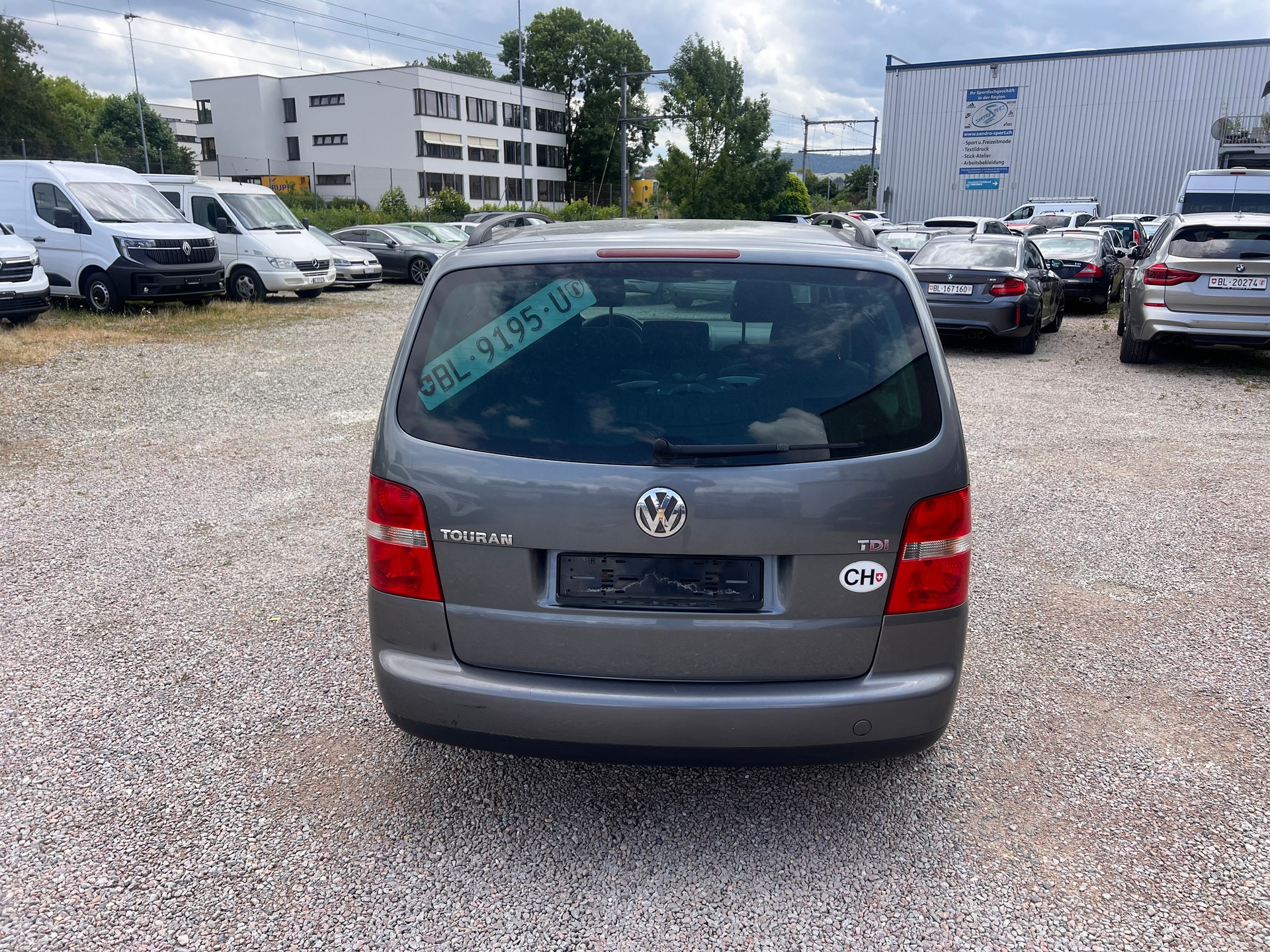VW Touran 2.0 TDI Trendline-image-3
