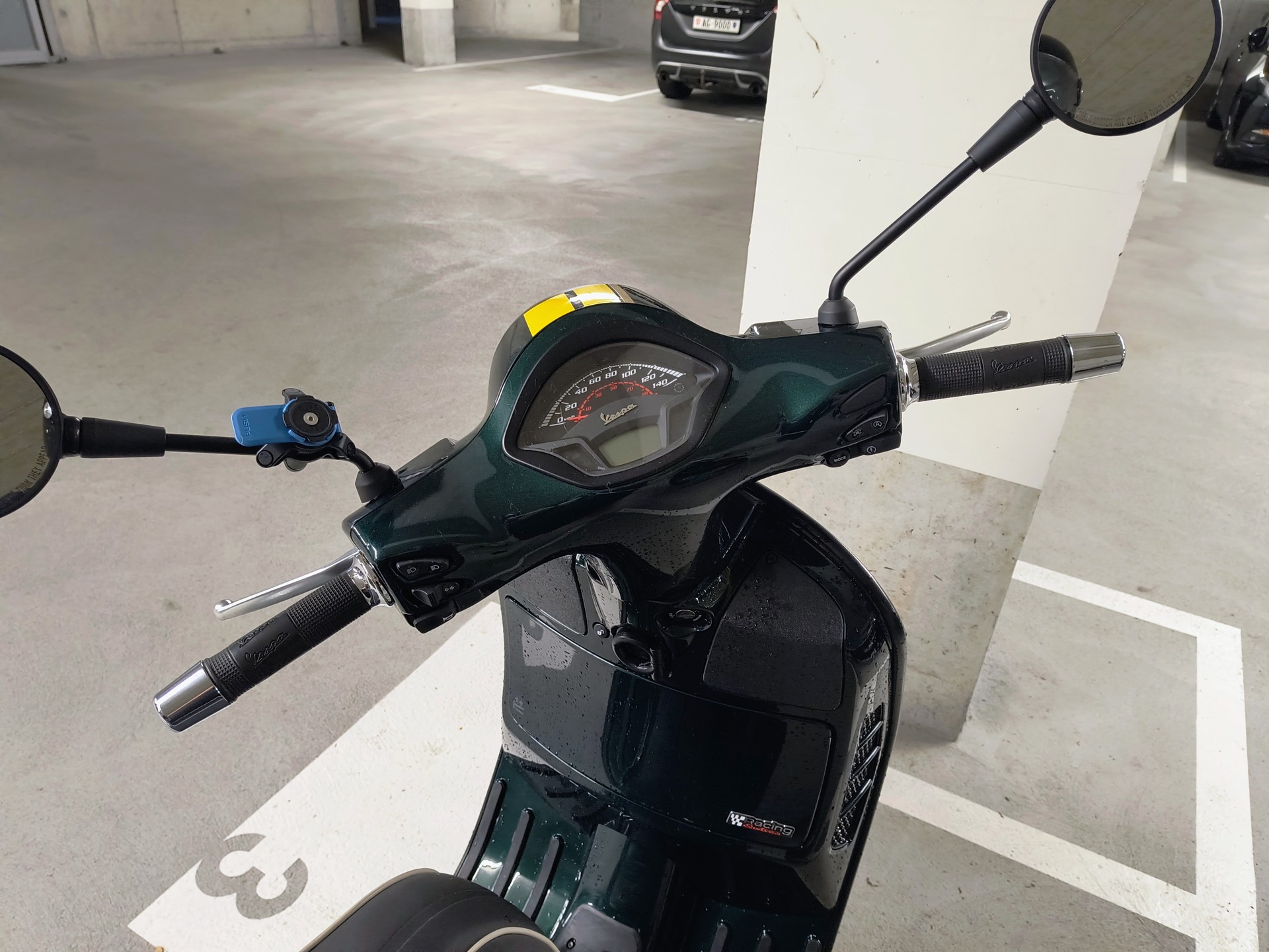PIAGGIO Vespa GTS 125 Racing Sixties ABS-image-2