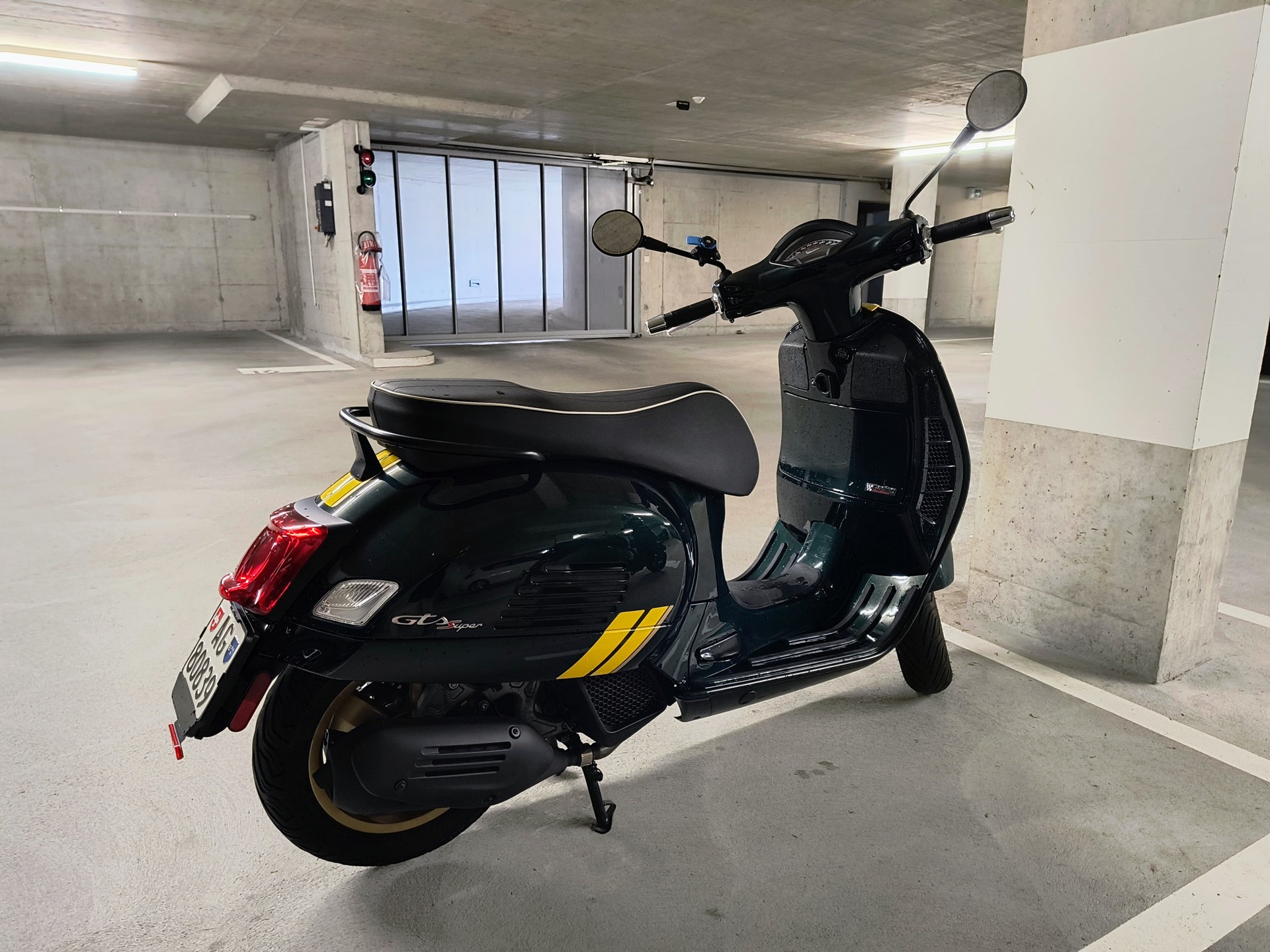 PIAGGIO Vespa GTS 125 Racing Sixties ABS-image-3