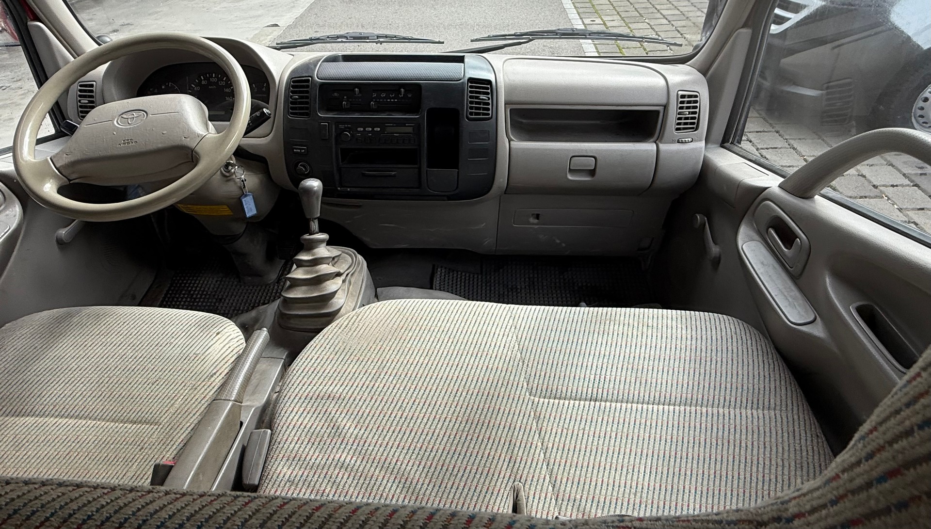 TOYOTA Dyna 100 2.5 D-4D-image-6