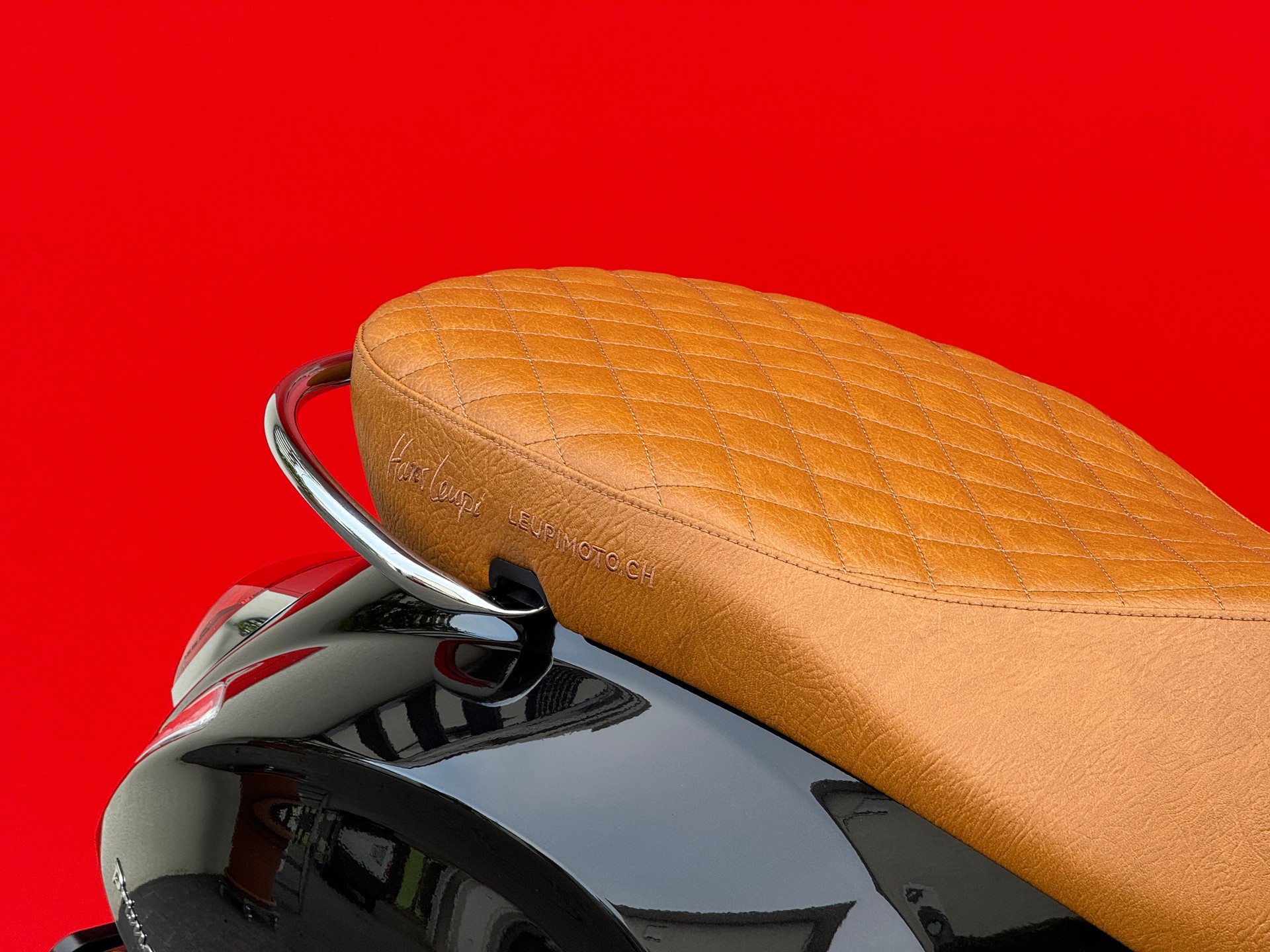 PIAGGIO Vespa 125 Primavera ABS Celebrate 40th-image-14