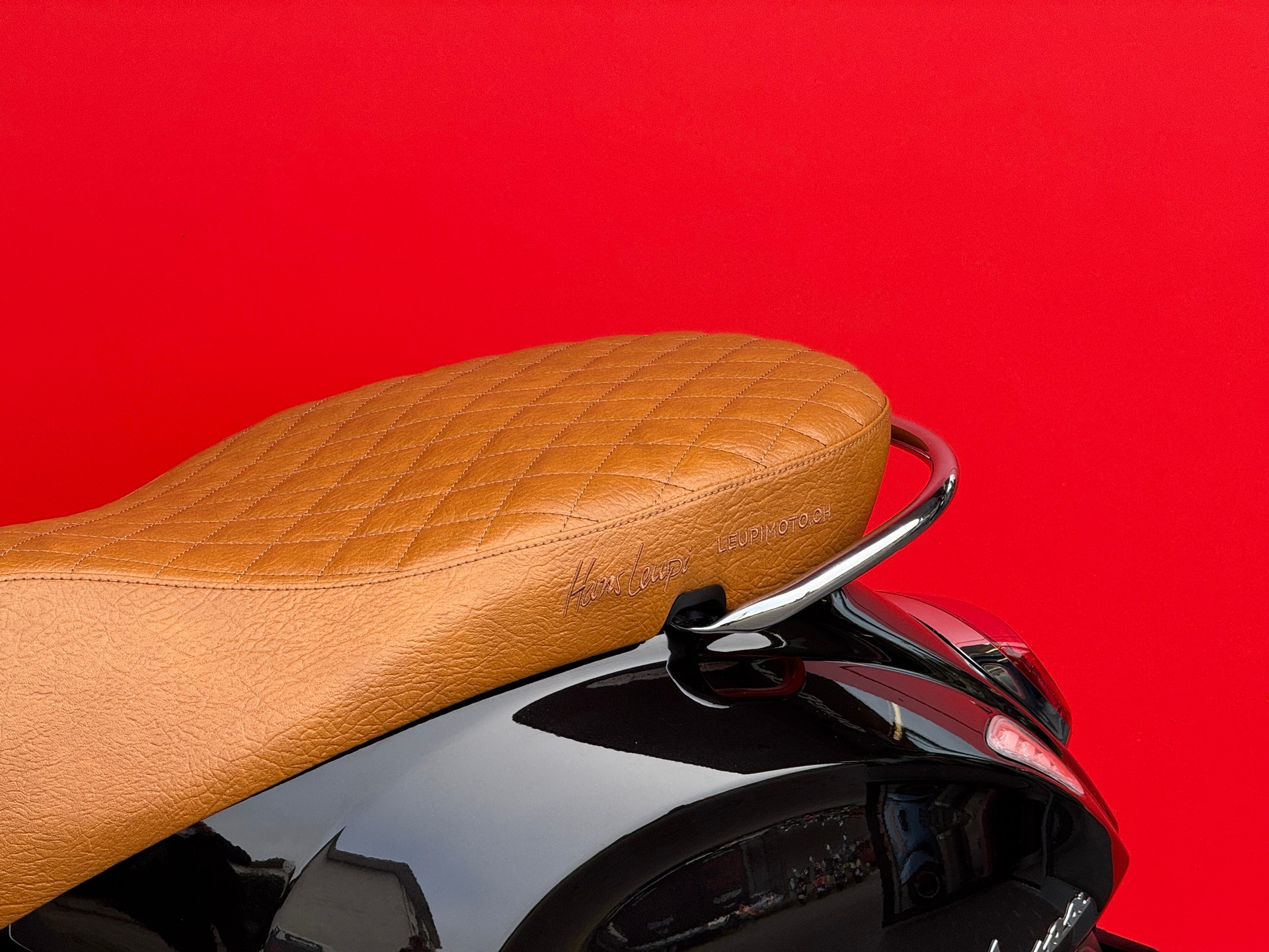 PIAGGIO Vespa 125 Primavera ABS Celebrate 40th-image-11