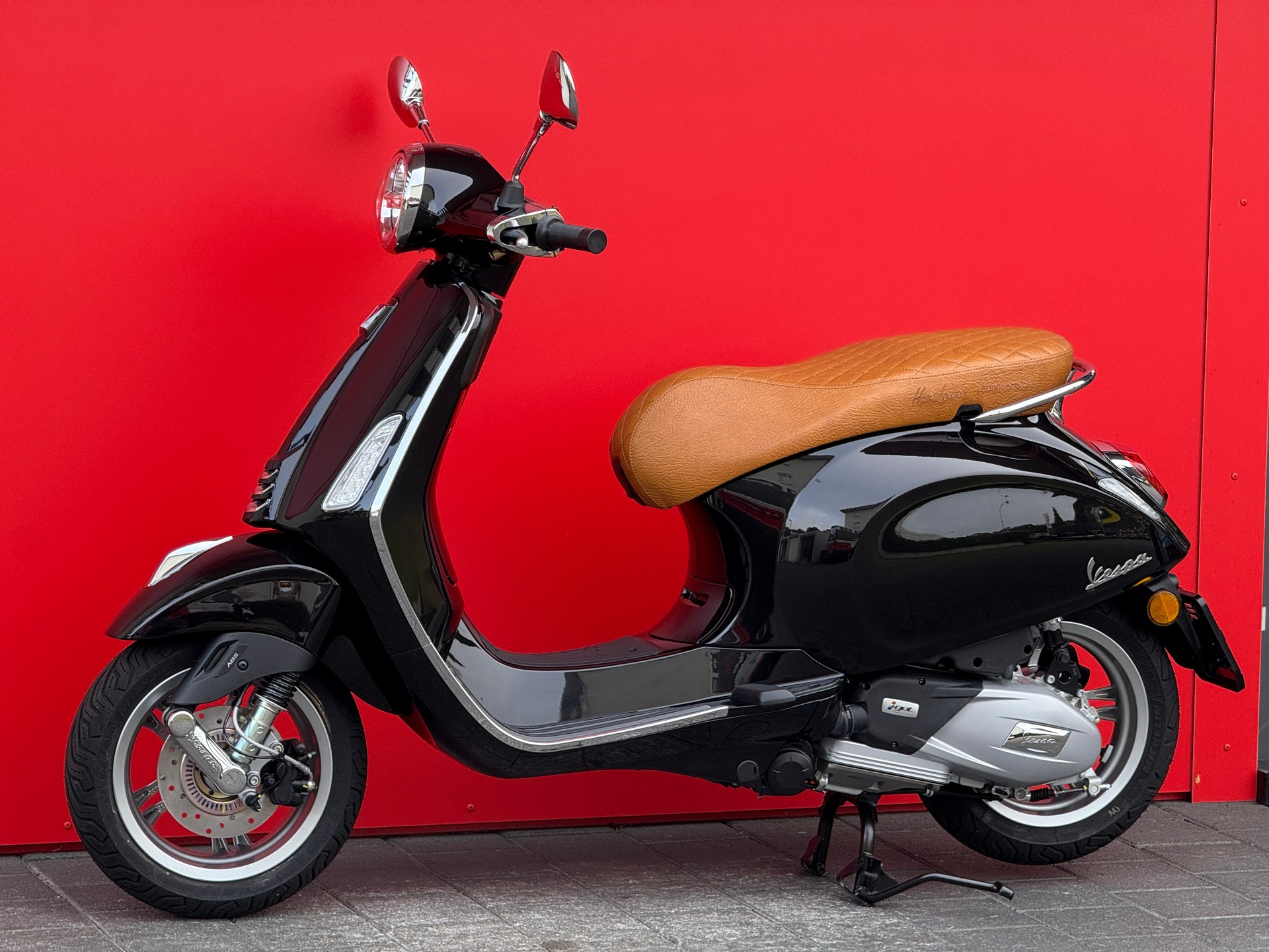 PIAGGIO Vespa 125 Primavera ABS Celebrate 40th-image-9