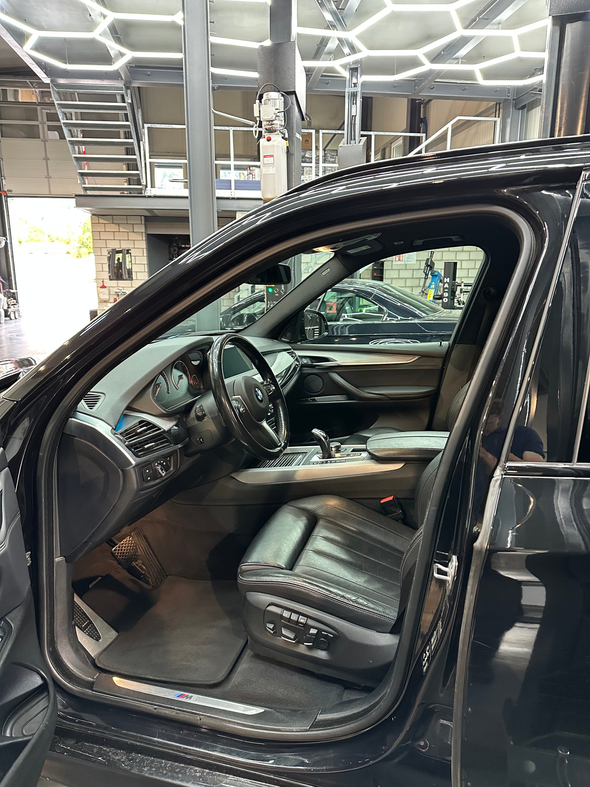 BMW X5 xDrive 40d Steptronic-image-4