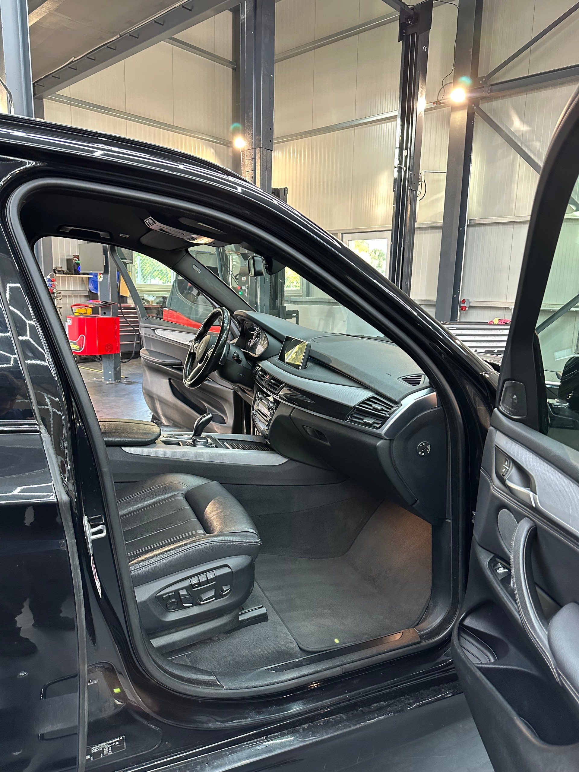 BMW X5 xDrive 40d Steptronic-image-6