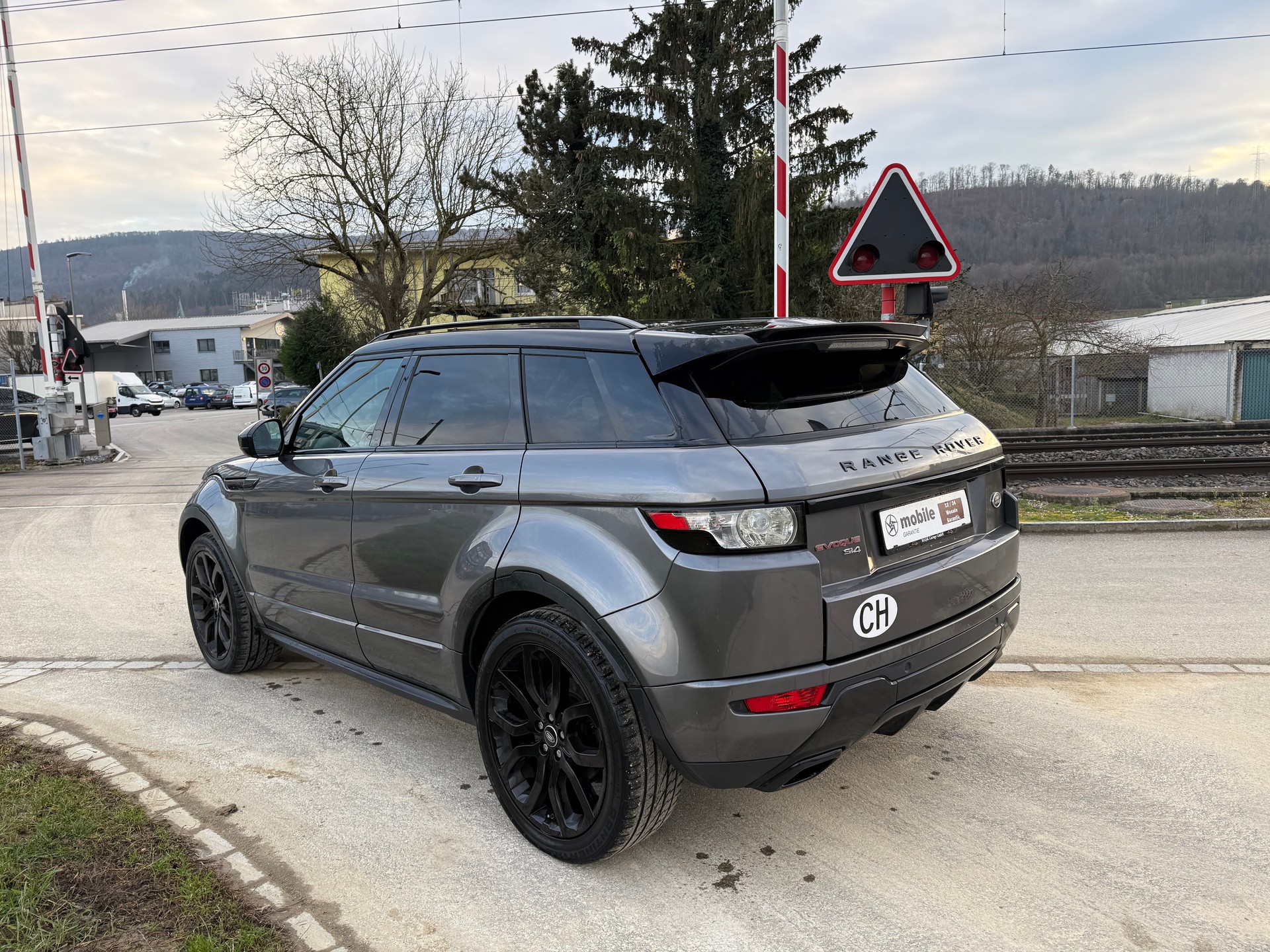 LAND ROVER Range Rover Evoque 2.0 Si4 Dynamic AT9-image-5