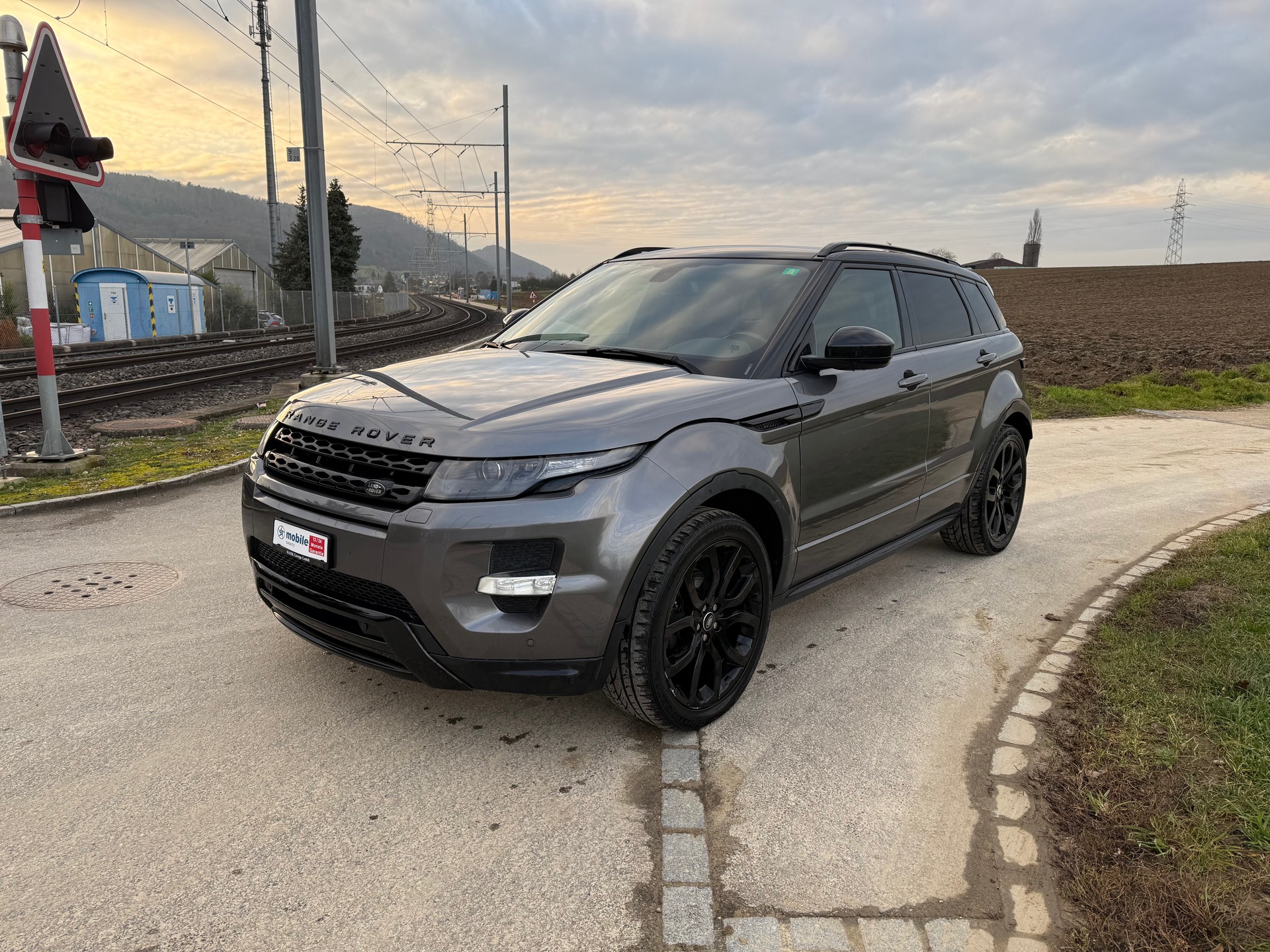 LAND ROVER Range Rover Evoque 2.0 Si4 Dynamic AT9-image-1