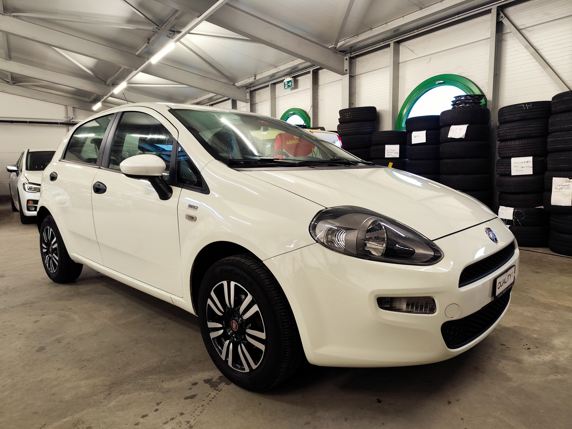 FIAT Punto 1.4 Lounge-image-1