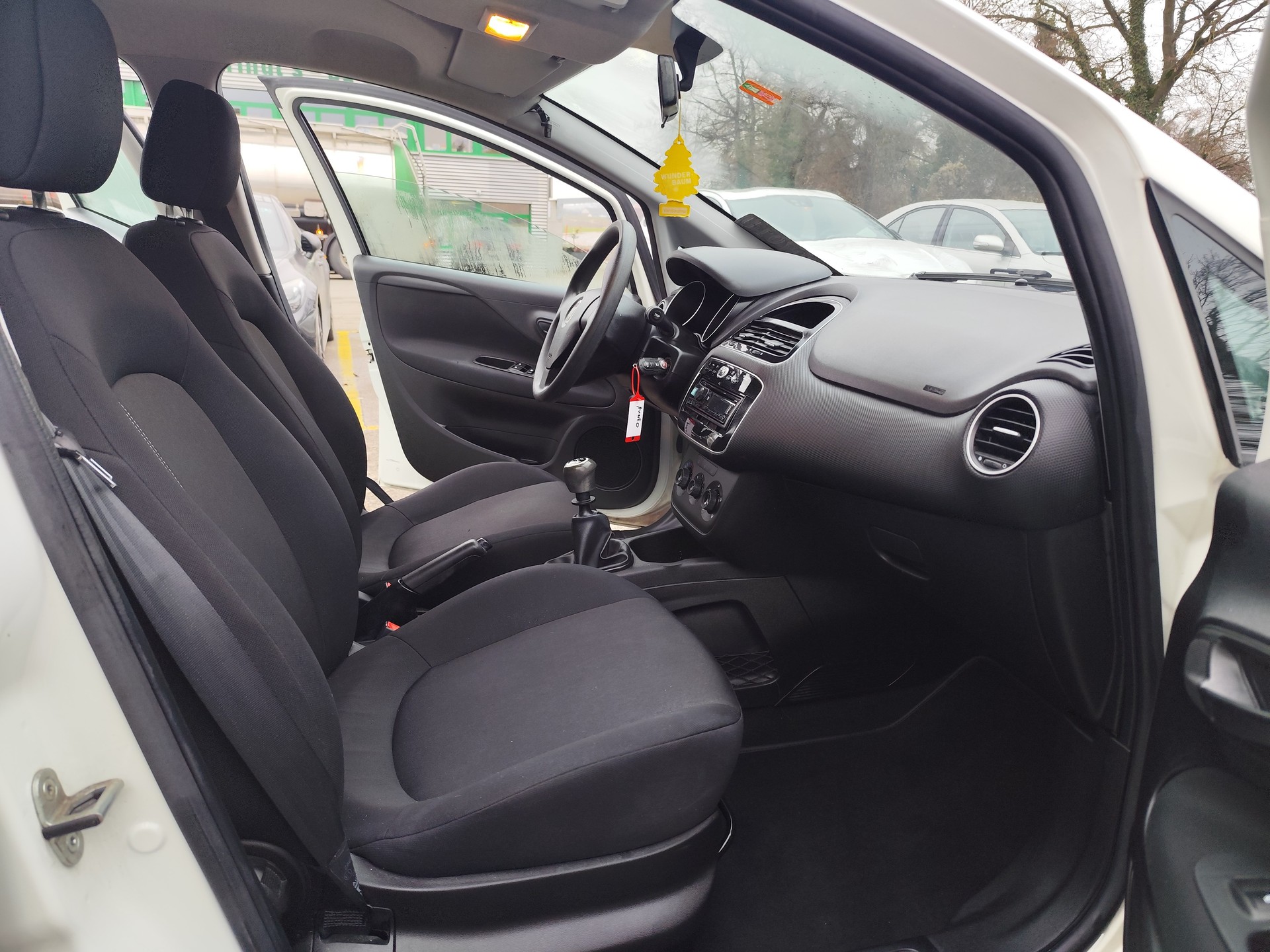 FIAT Punto 1.4 Lounge-image-6