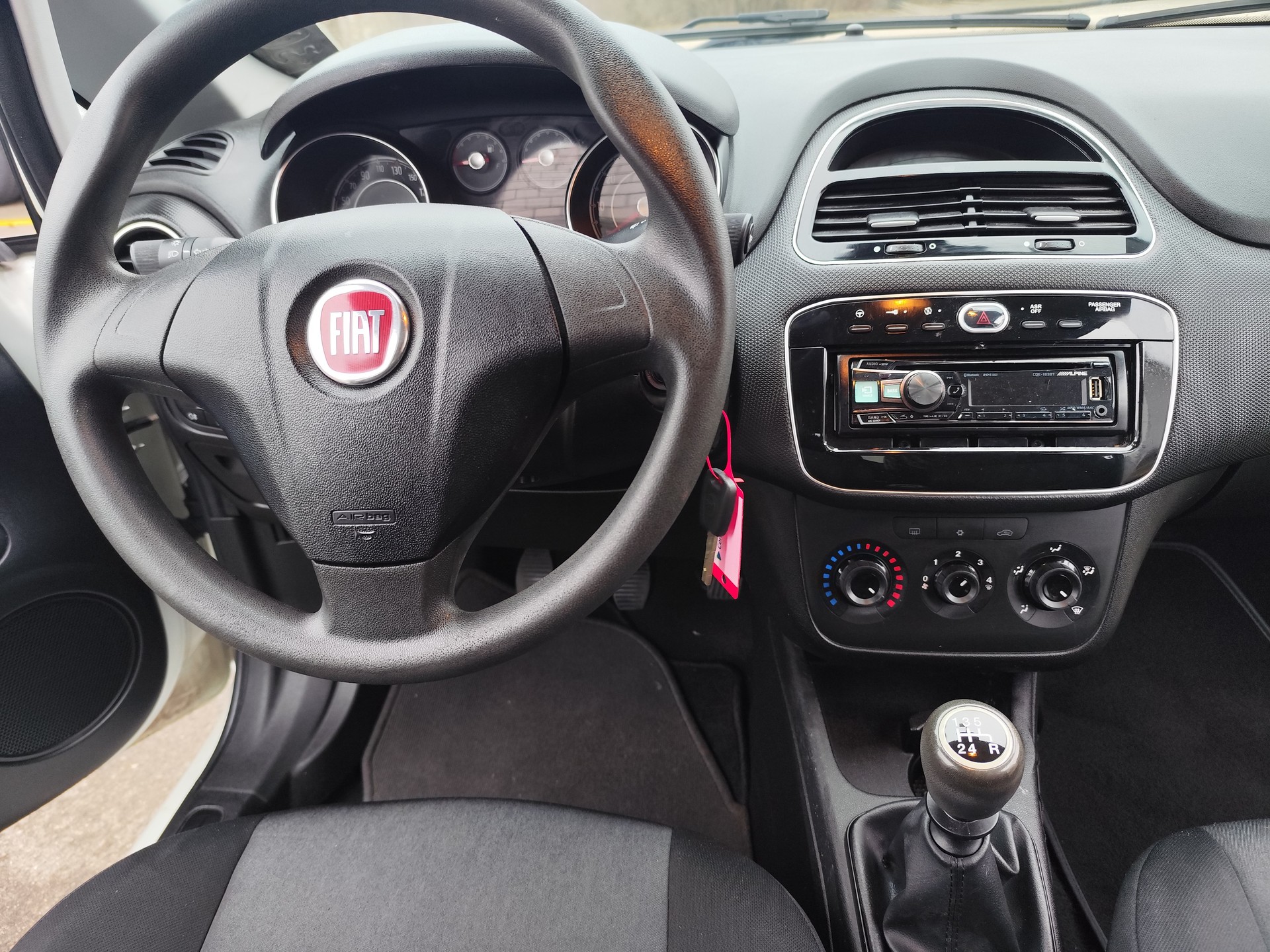 FIAT Punto 1.4 Lounge-image-9