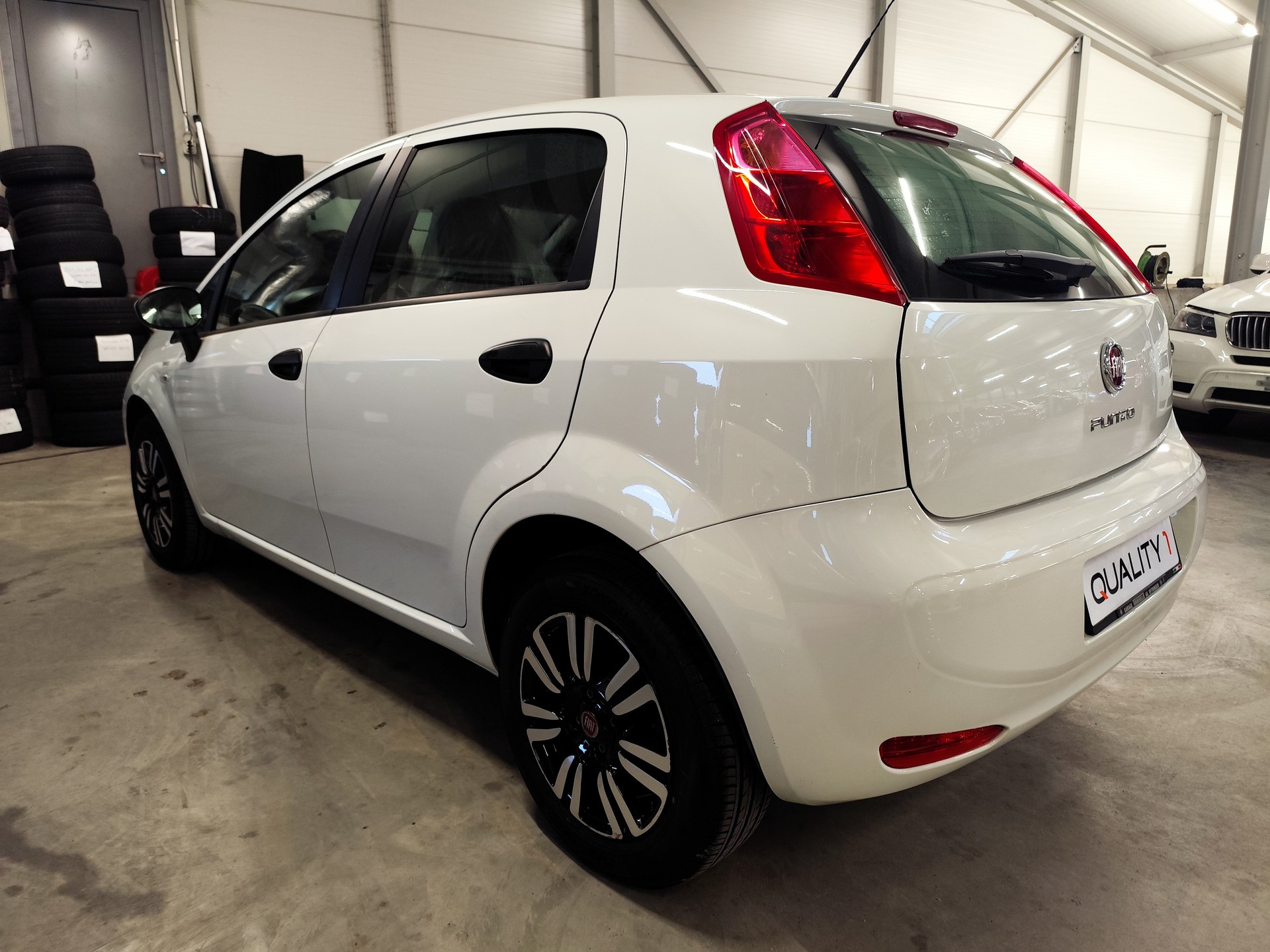 FIAT Punto 1.4 Lounge-image-4