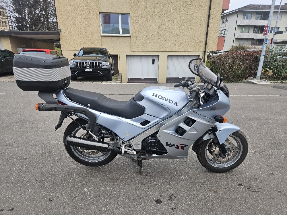 HONDA VFR 750 F G/H-image-3