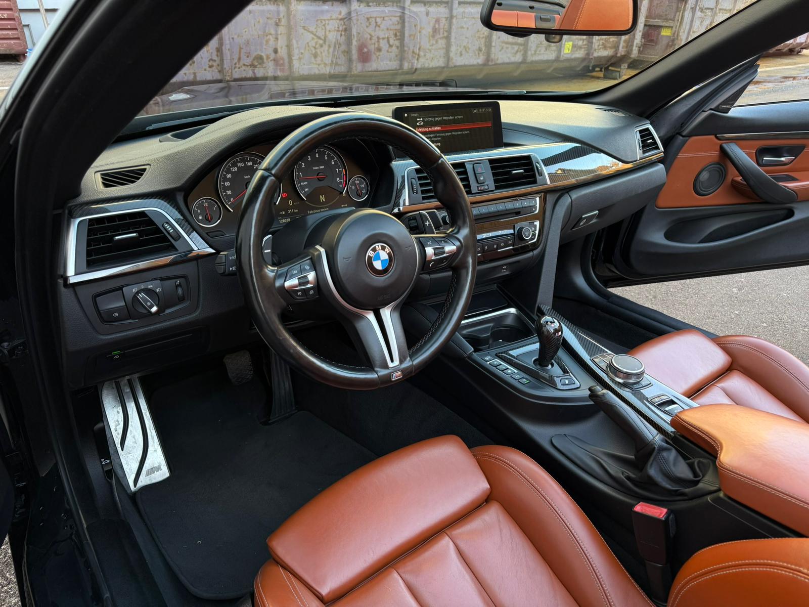 BMW M4 Cabriolet Competition DKG Individual-image-7