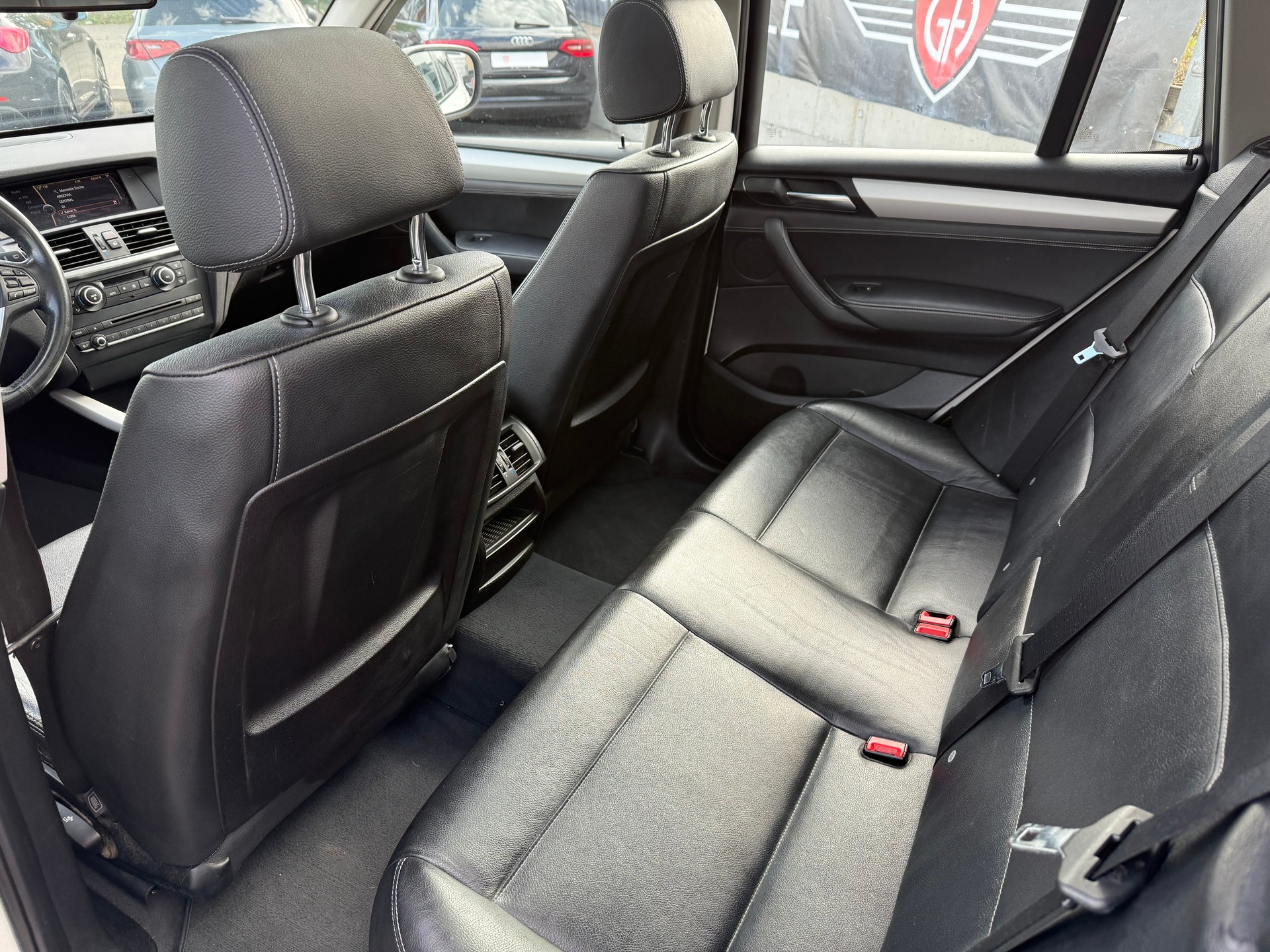 BMW X3 xDrive 35i Steptronic M-Sportpaket-image-10
