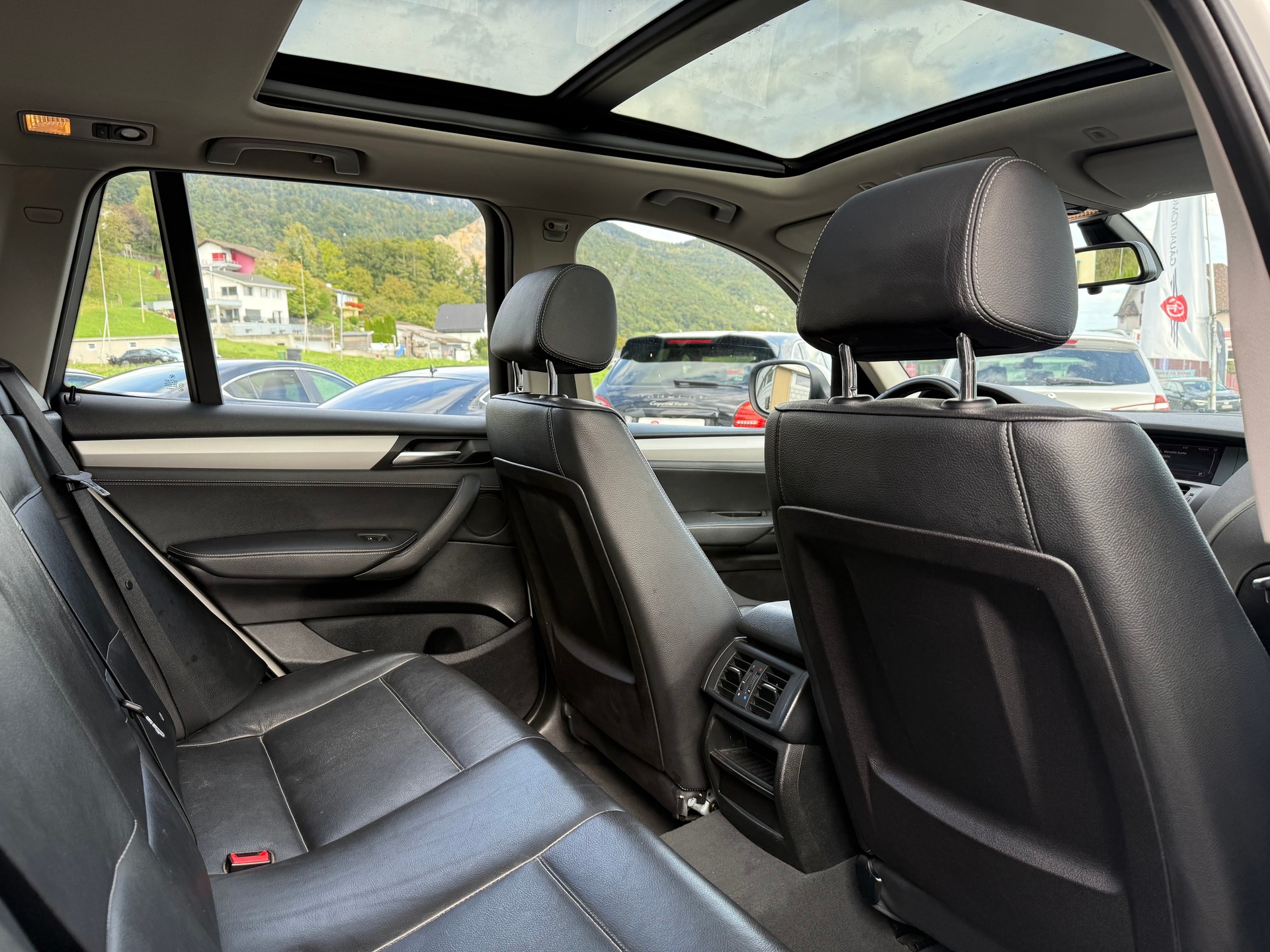 BMW X3 xDrive 35i Steptronic M-Sportpaket-image-11