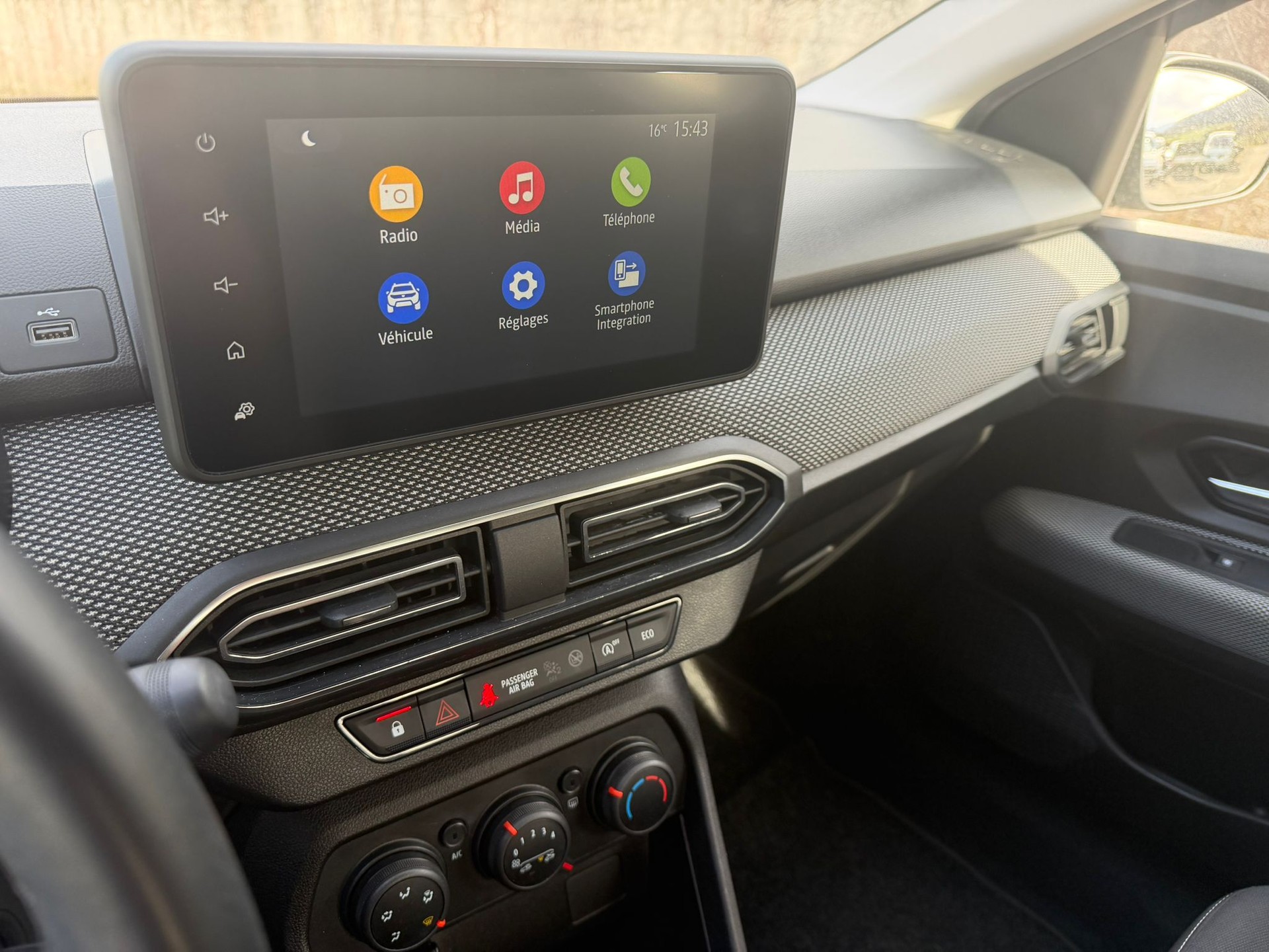 DACIA Sandero TCe 90 Expression CVT-image-8