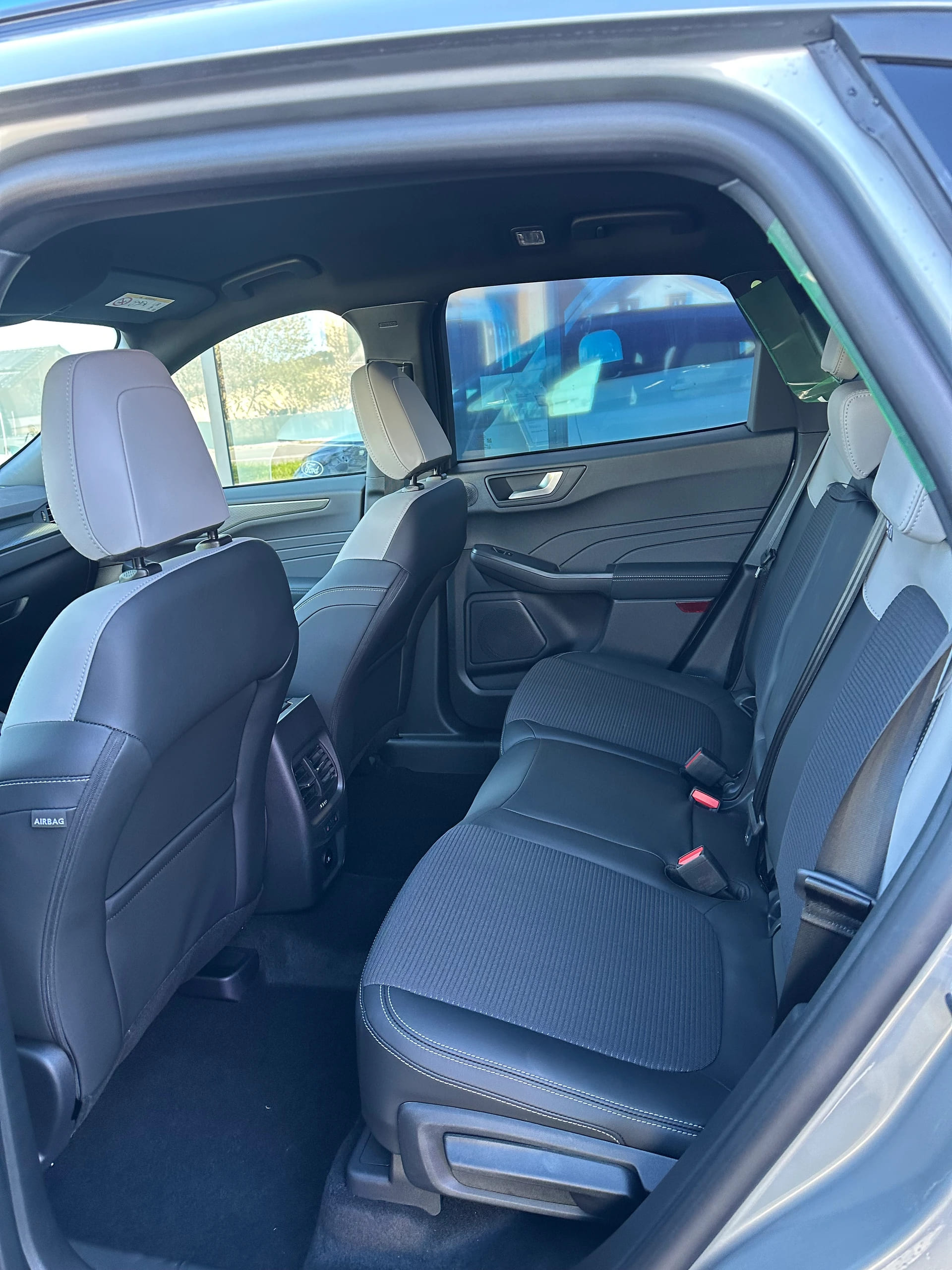 FORD Kuga 2.5 Plug-in Hybrid Sound PHEV-image-11
