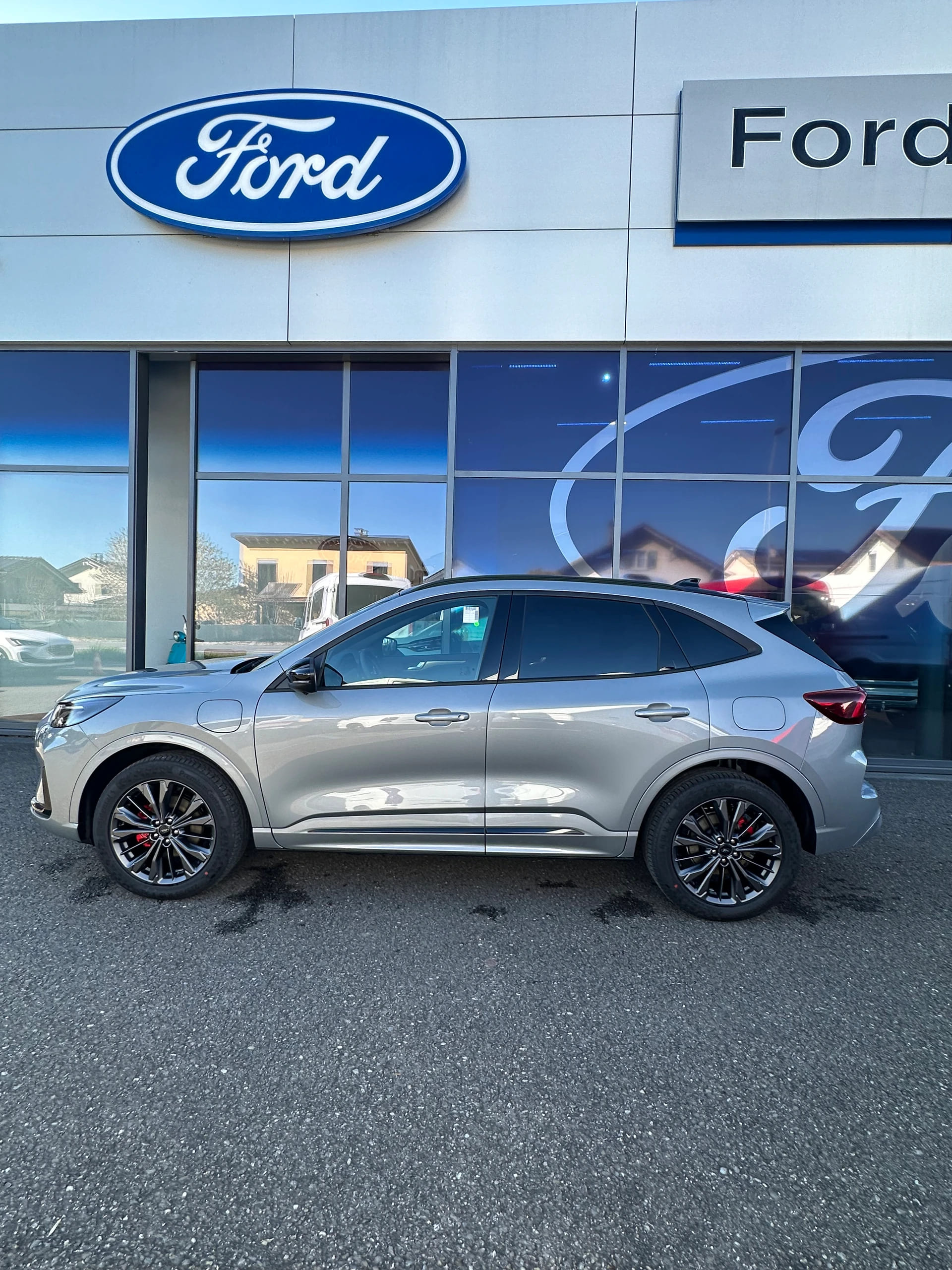 FORD Kuga 2.5 Plug-in Hybrid Sound PHEV-image-2