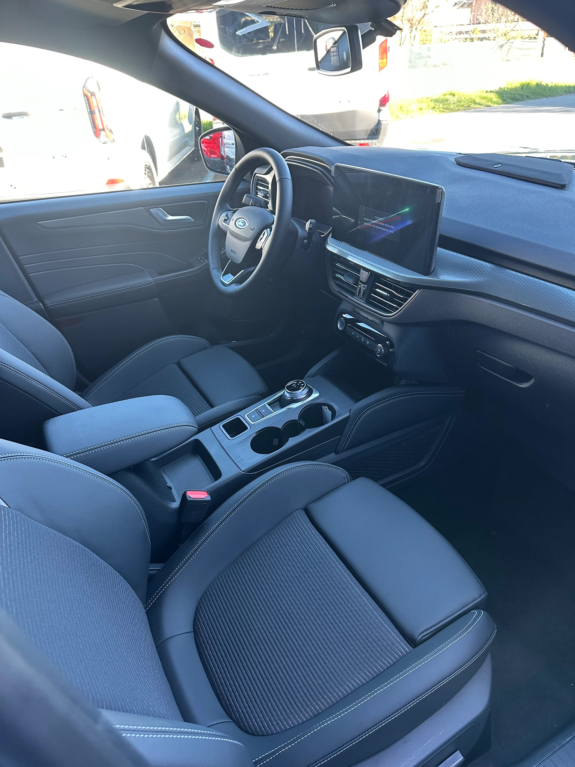 FORD Kuga 2.5 Plug-in Hybrid Sound PHEV-image-12