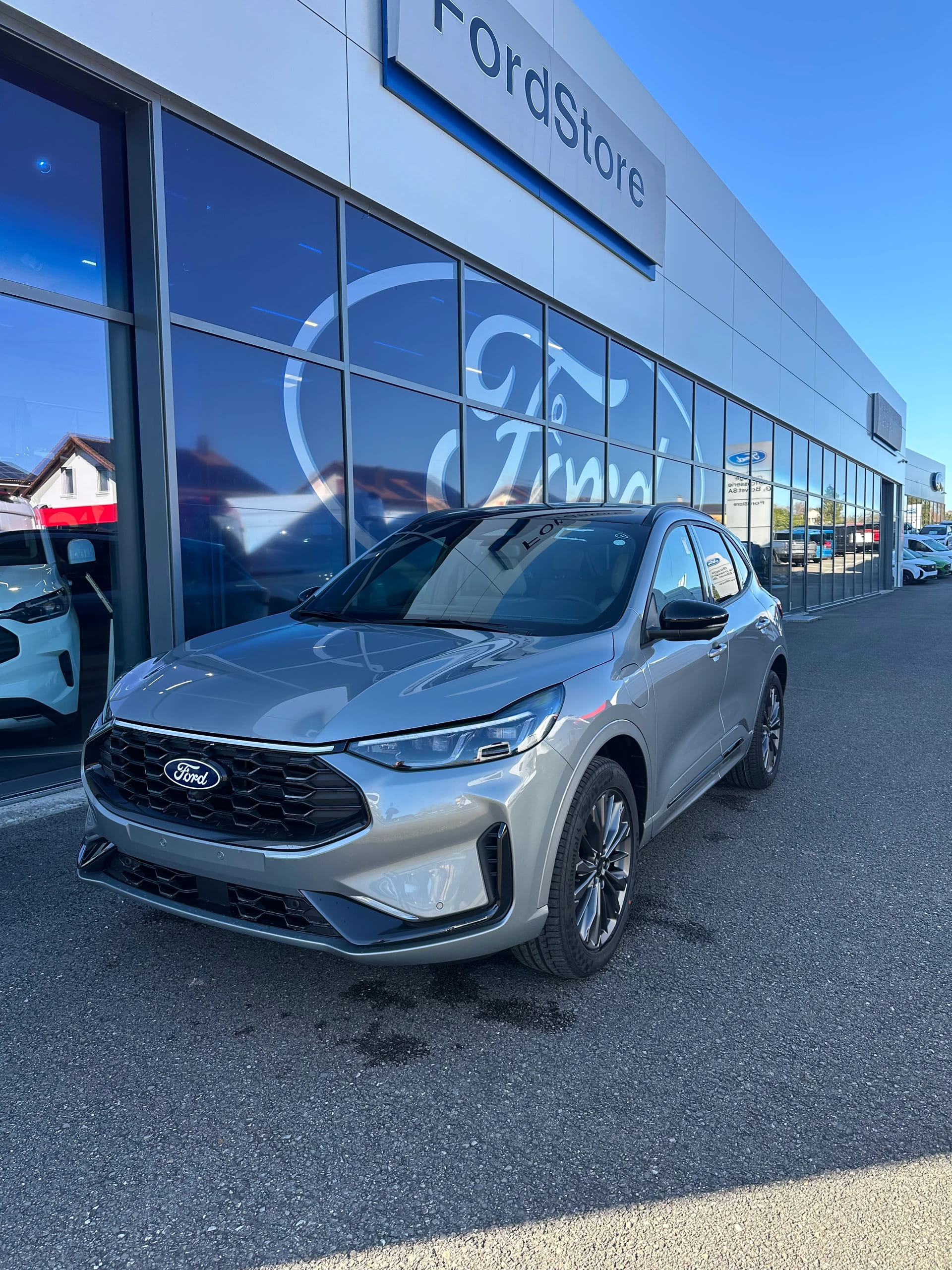 FORD Kuga 2.5 Plug-in Hybrid Sound PHEV-image-1