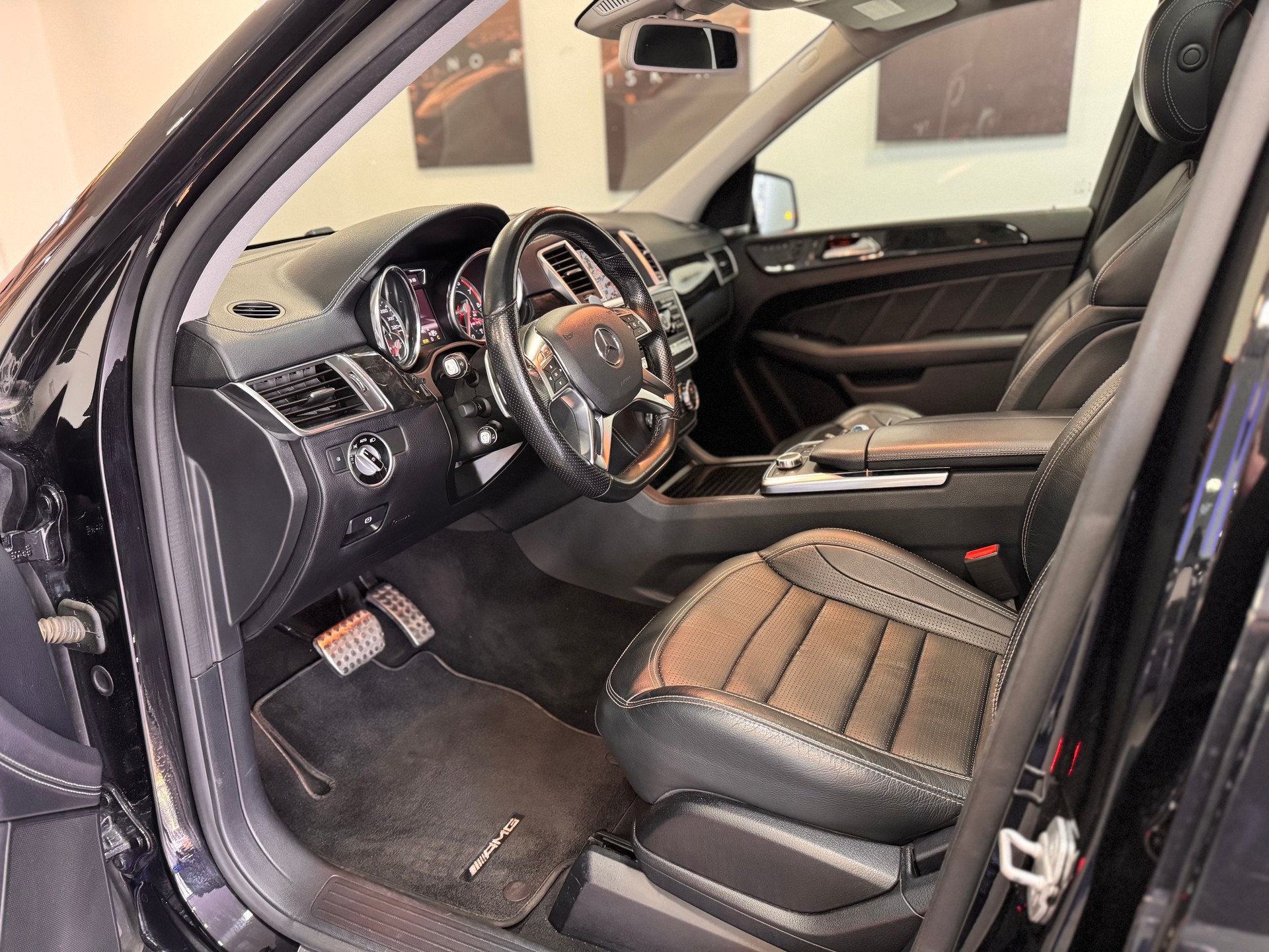 MERCEDES-BENZ ML 63 AMG 4Matic Speedshift *Panorama / Softclose / Massagesitze / Sitzkühlung / AHK*-image-6