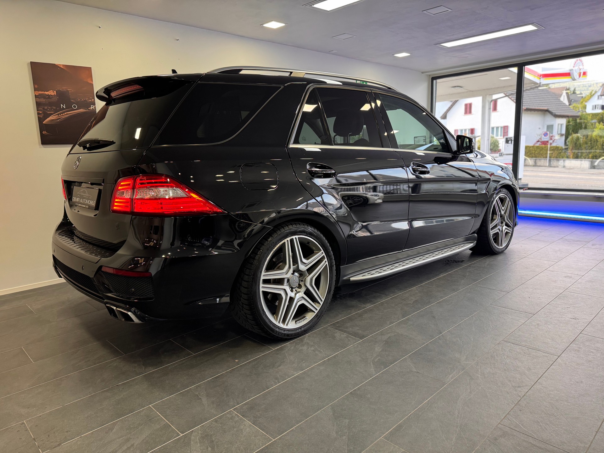 MERCEDES-BENZ ML 63 AMG 4Matic Speedshift *Panorama / Softclose / Massagesitze / Sitzkühlung / AHK*-image-3