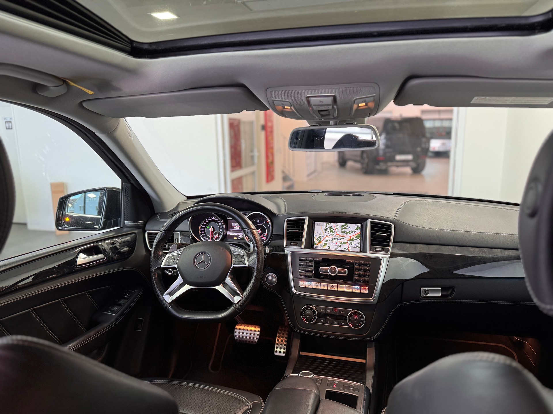 MERCEDES-BENZ ML 63 AMG 4Matic Speedshift *Panorama / Softclose / Massagesitze / Sitzkühlung / AHK*-image-14