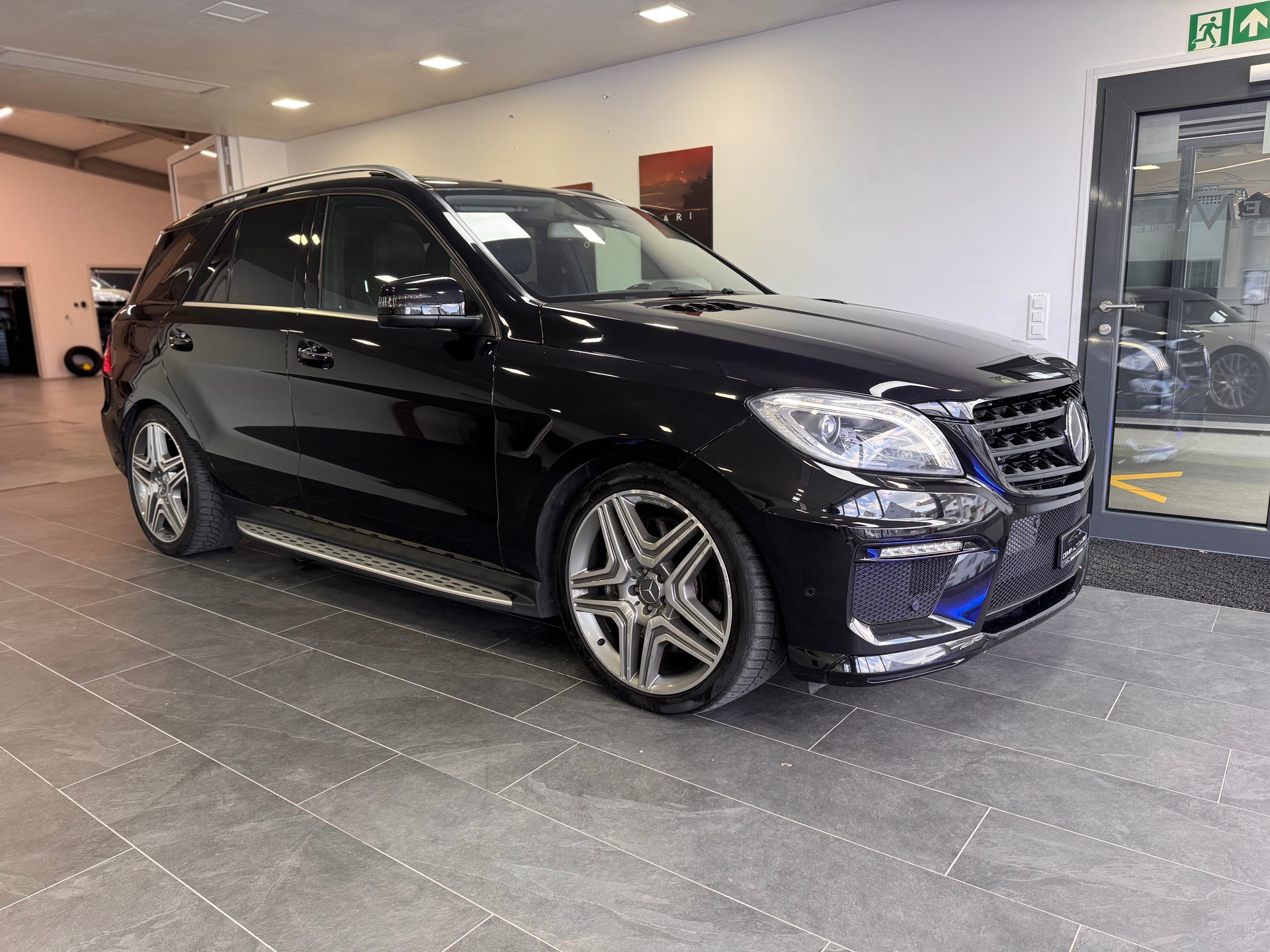 MERCEDES-BENZ ML 63 AMG 4Matic Speedshift *Panorama / Softclose / Massagesitze / Sitzkühlung / AHK*-image-2