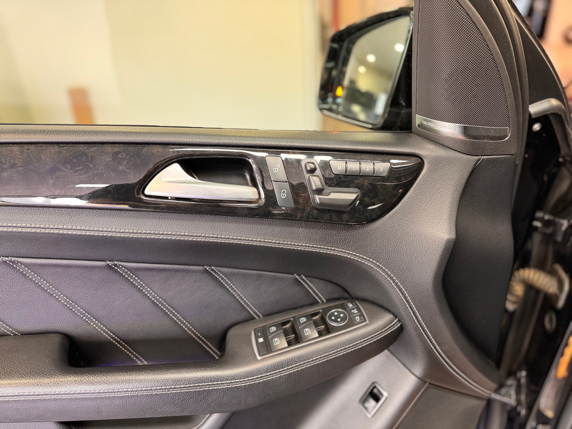 MERCEDES-BENZ ML 63 AMG 4Matic Speedshift *Panorama / Softclose / Massagesitze / Sitzkühlung / AHK*-image-11