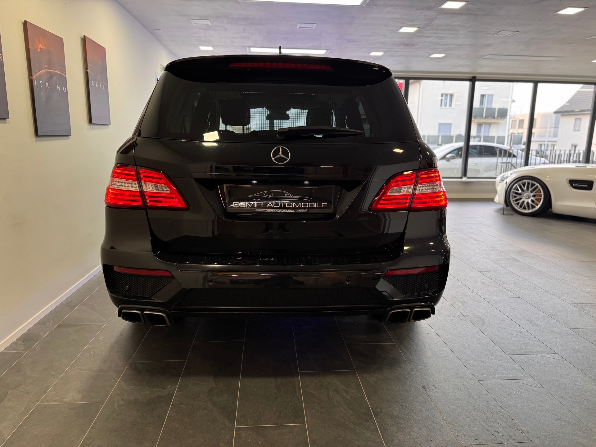 MERCEDES-BENZ ML 63 AMG 4Matic Speedshift *Panorama / Softclose / Massagesitze / Sitzkühlung / AHK*-image-4