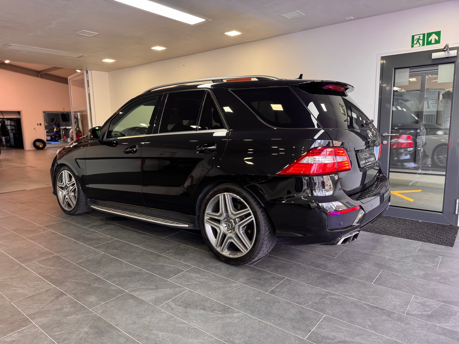 MERCEDES-BENZ ML 63 AMG 4Matic Speedshift *Panorama / Softclose / Massagesitze / Sitzkühlung / AHK*-image-5