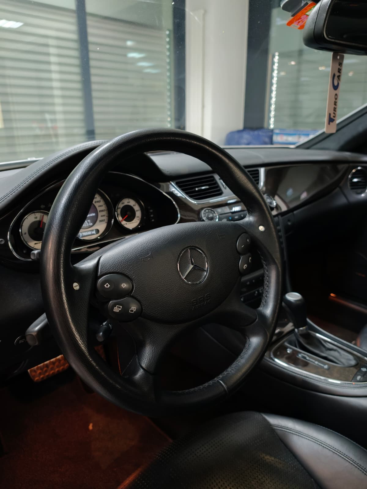 MERCEDES-BENZ CLS 55 AMG Automatic-image-11