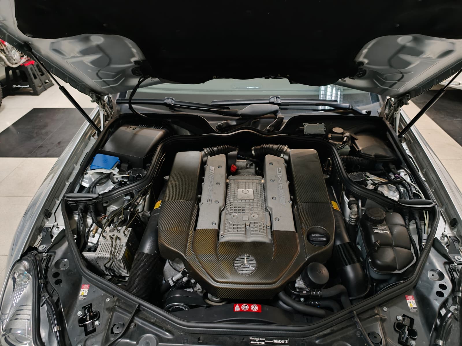 MERCEDES-BENZ CLS 55 AMG Automatic-image-15