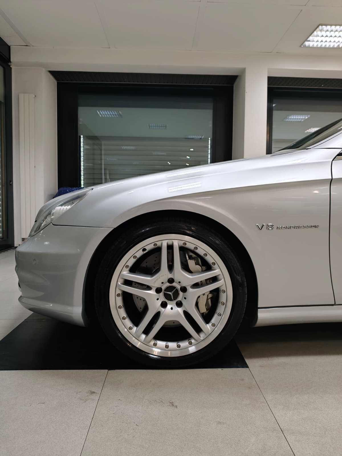 MERCEDES-BENZ CLS 55 AMG Automatic-image-3