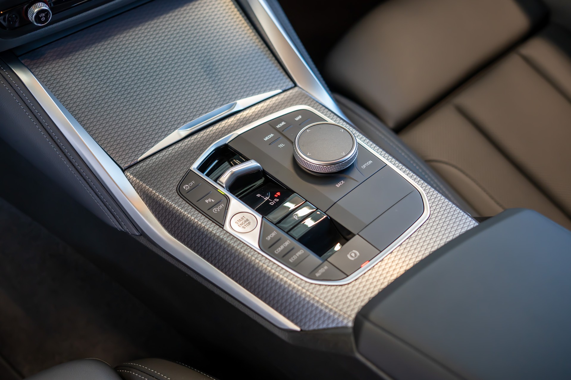 BMW M240i xDrive Coupé M Sport Pro / LCI / Rückfahrkamera / Harman/Kardon-image-13