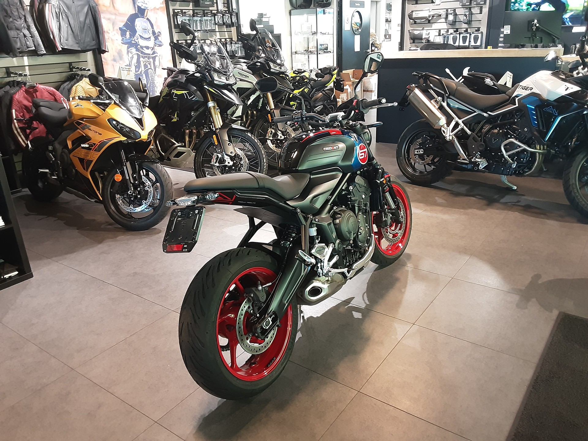 TRIUMPH Trident 660-image-4