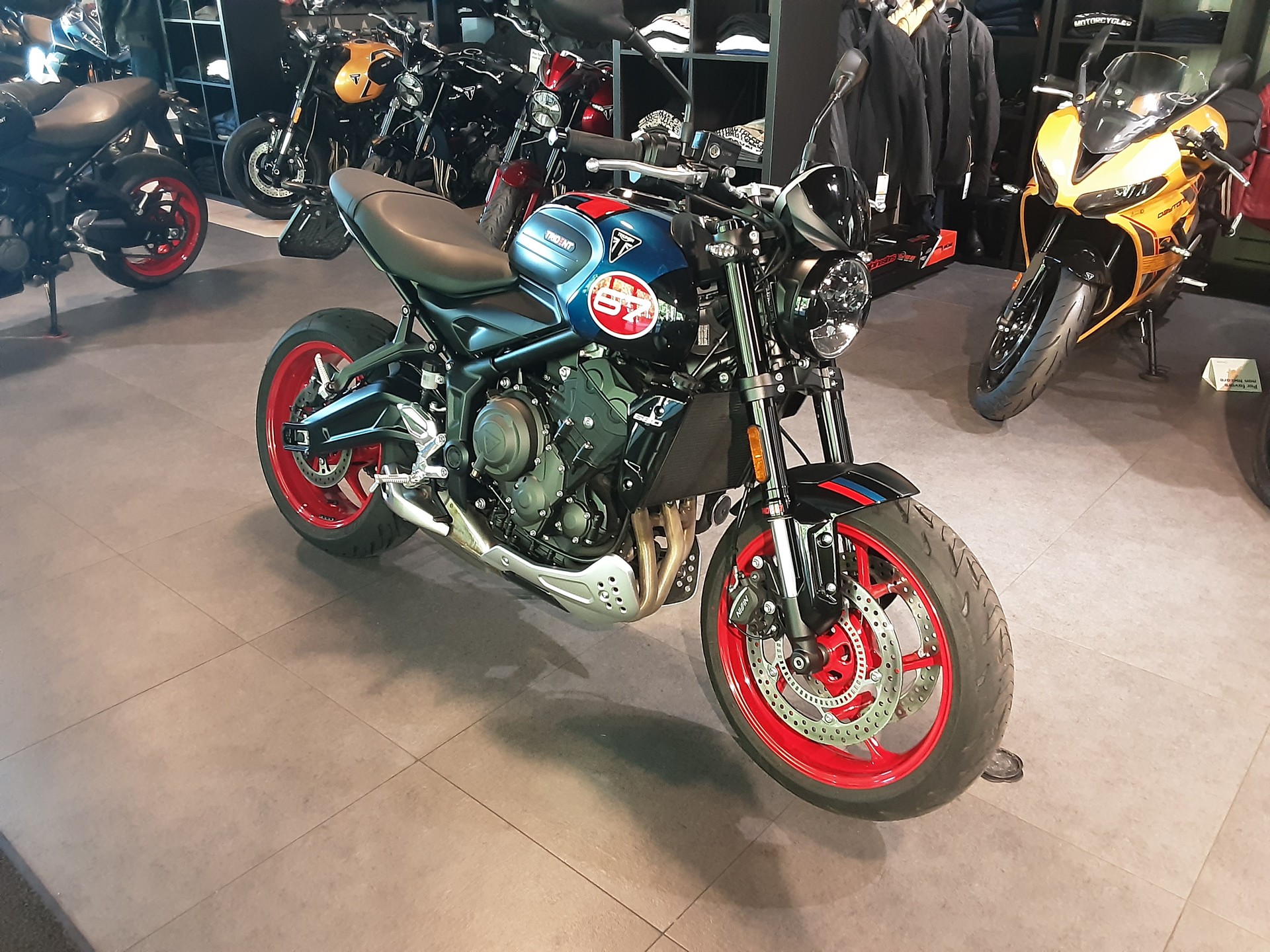 TRIUMPH Trident 660-image-2