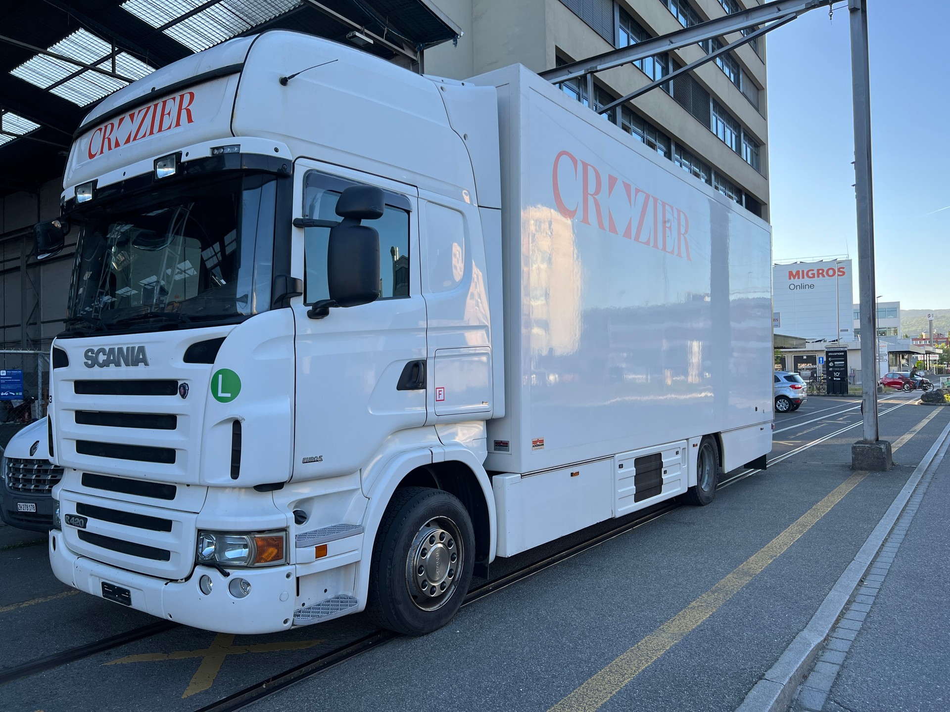 SCANIA R420 LB4x2-showroom-element-1