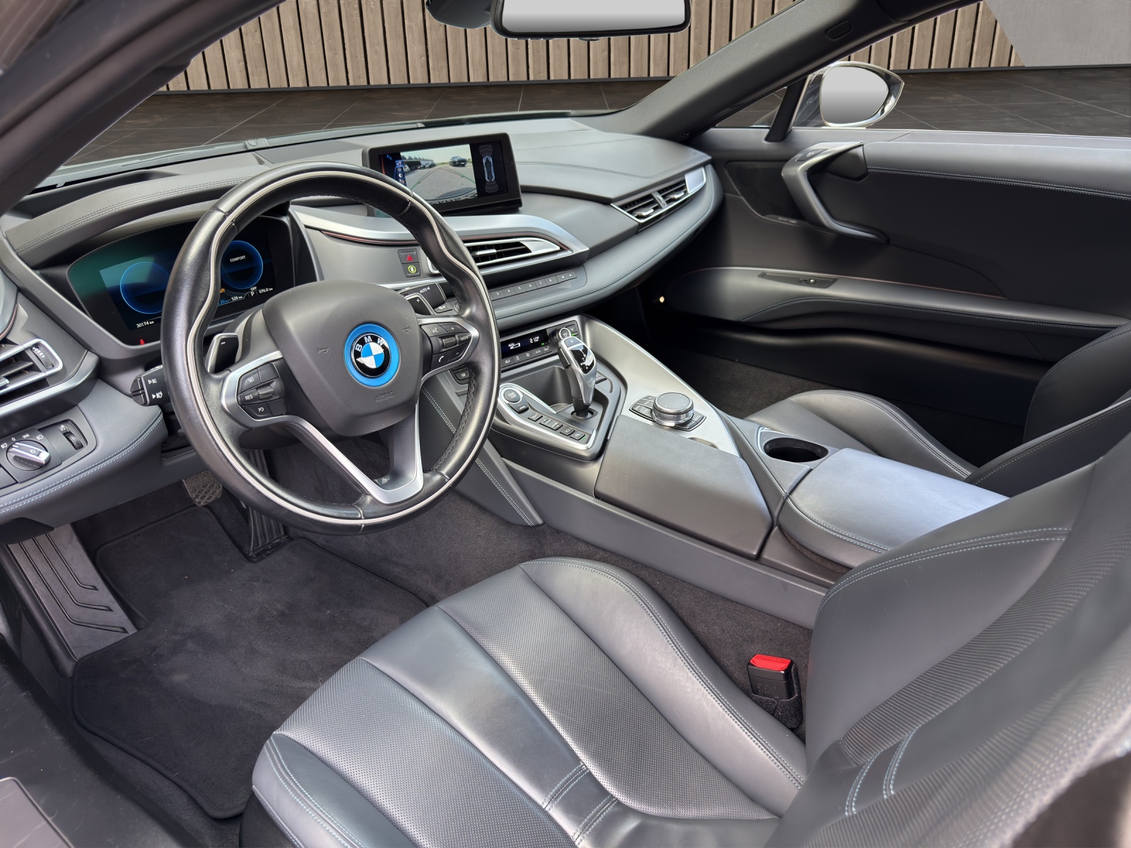 BMW i8 Coupé-image-9