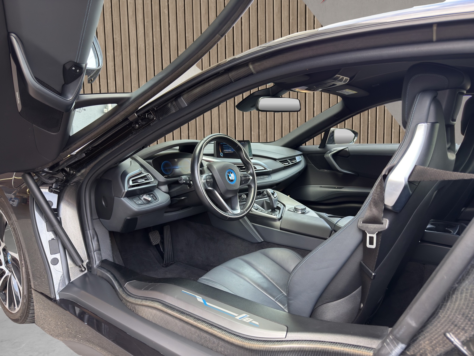 BMW i8 Coupé-image-11