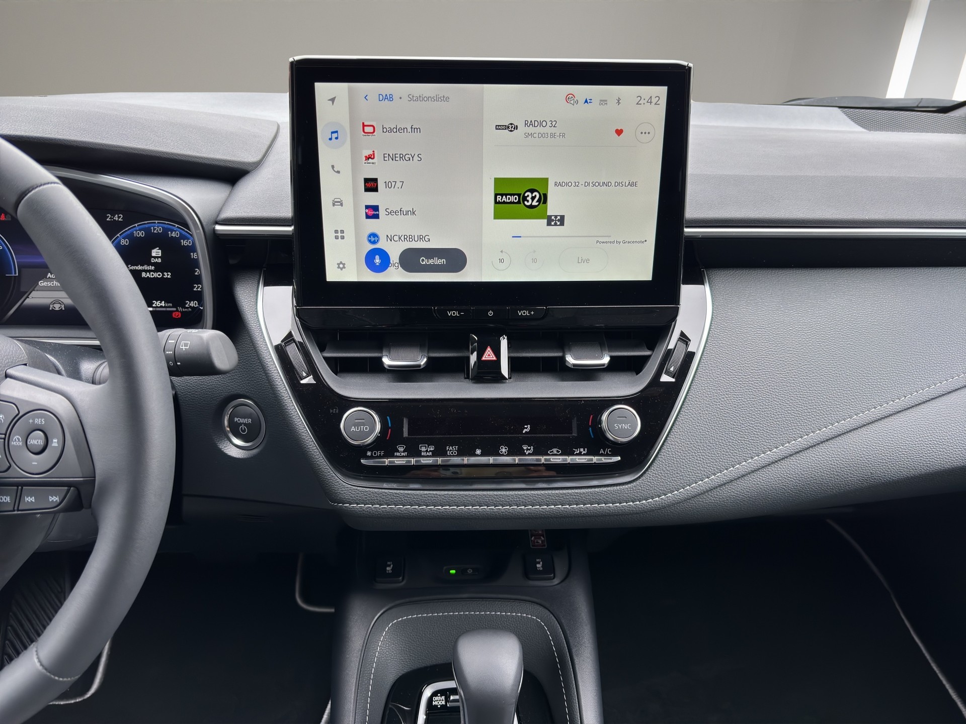 TOYOTA Corolla Touring Sports 1.8 HSD Trend e-CVT-image-16