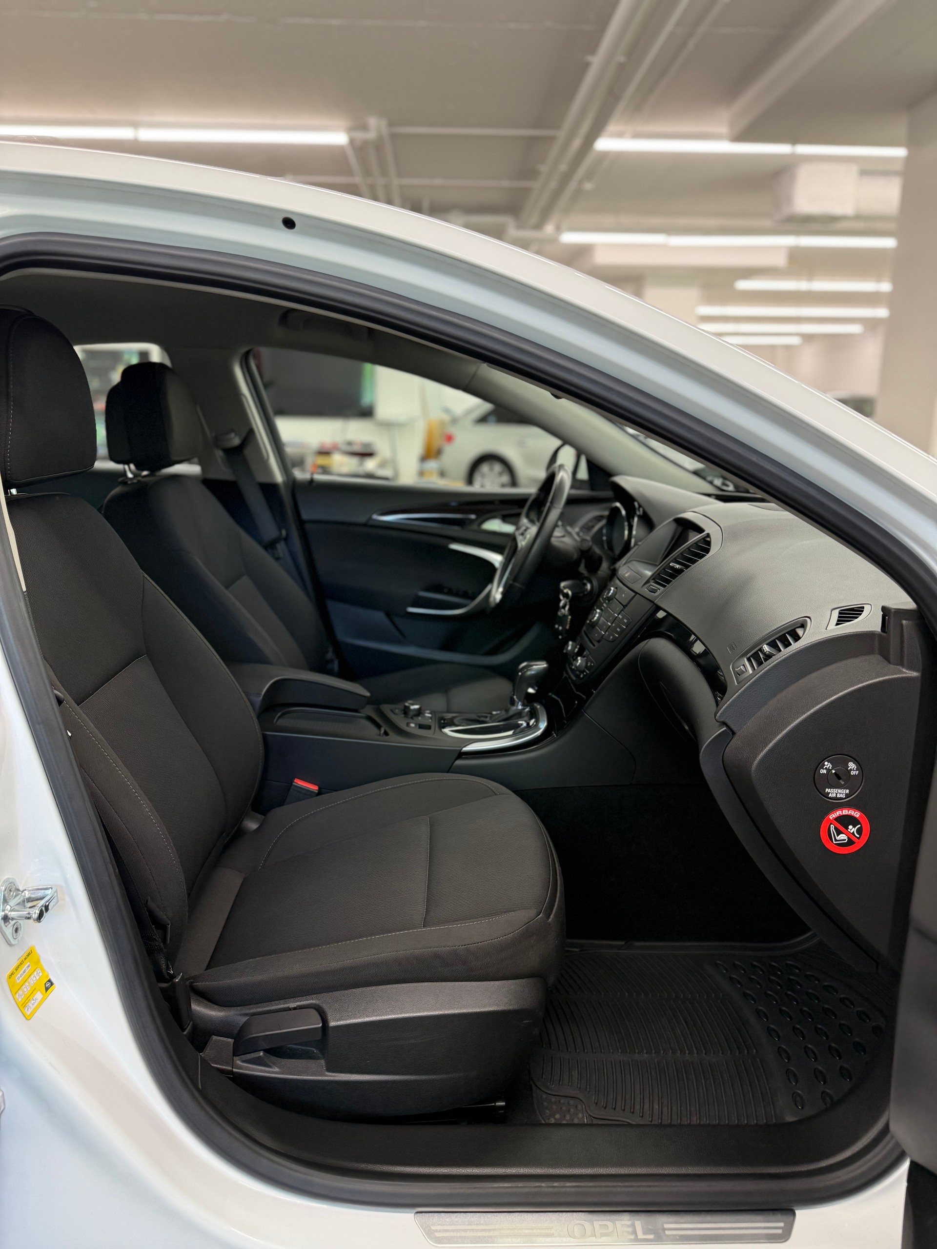 OPEL Insignia 2.0 T Edition Automatik-image-14