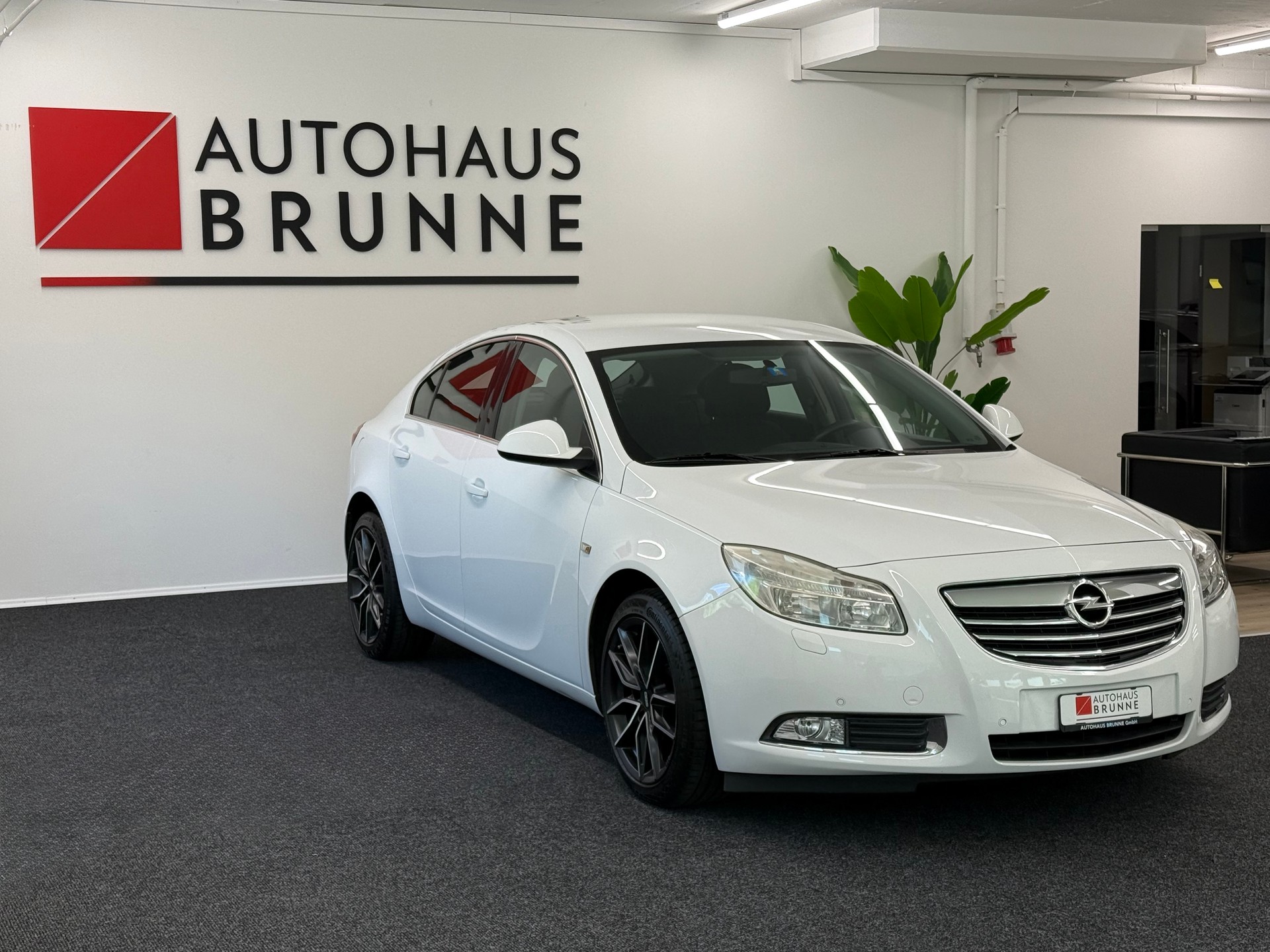 OPEL Insignia 2.0 T Edition Automatik-showroom-element-2