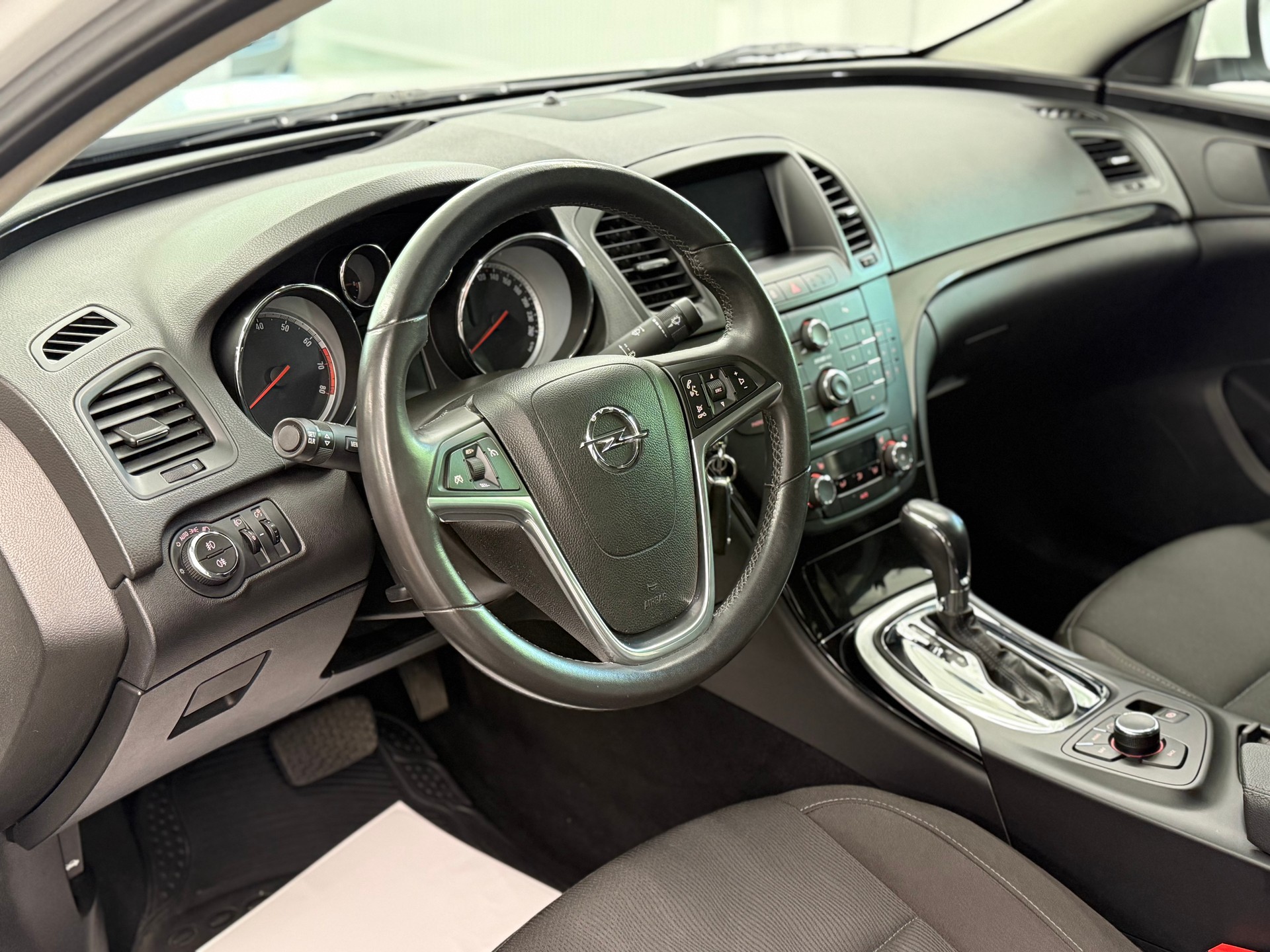 OPEL Insignia 2.0 T Edition Automatik-image-10