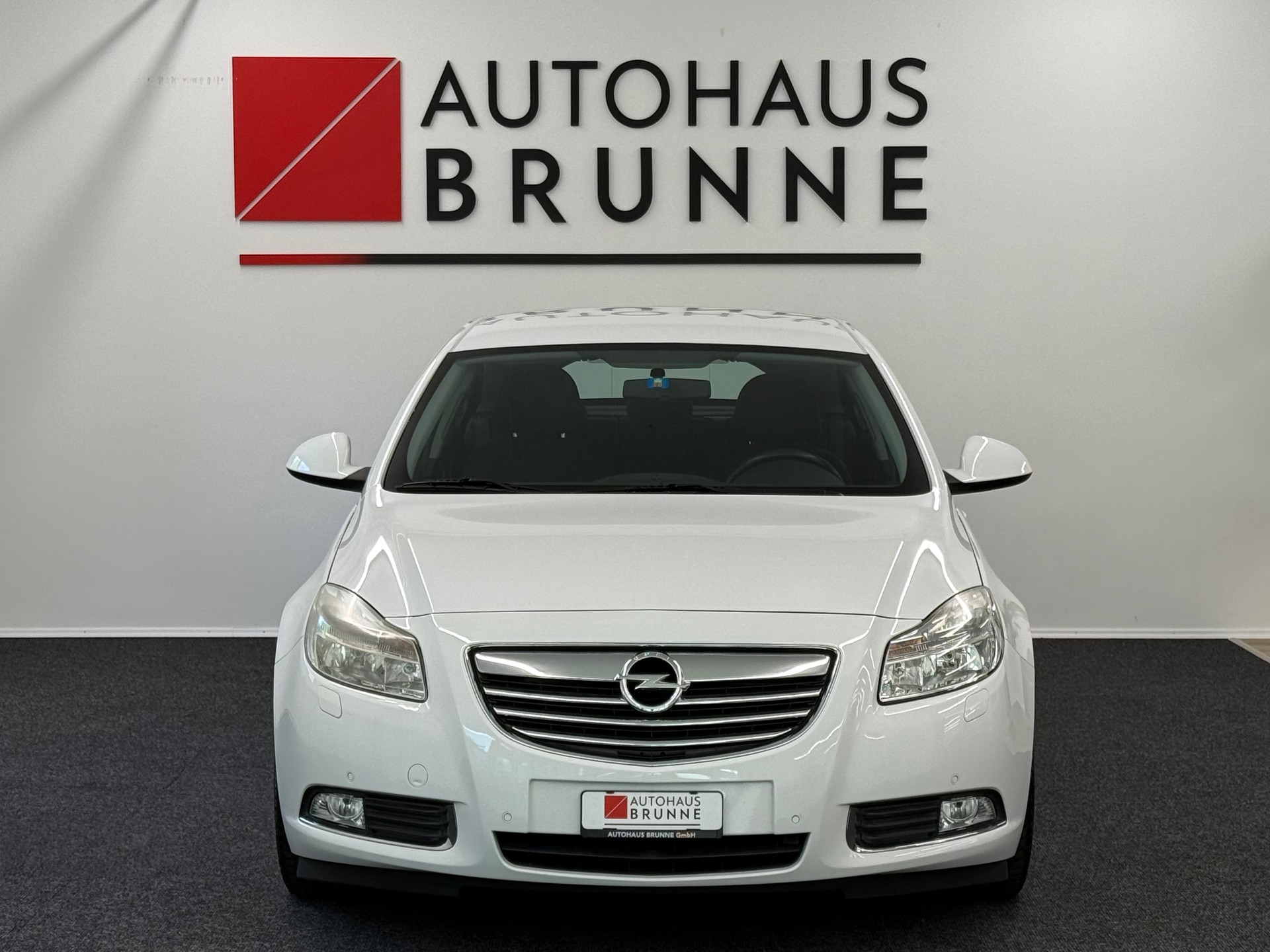 OPEL Insignia 2.0 T Edition Automatik-showroom-element-1